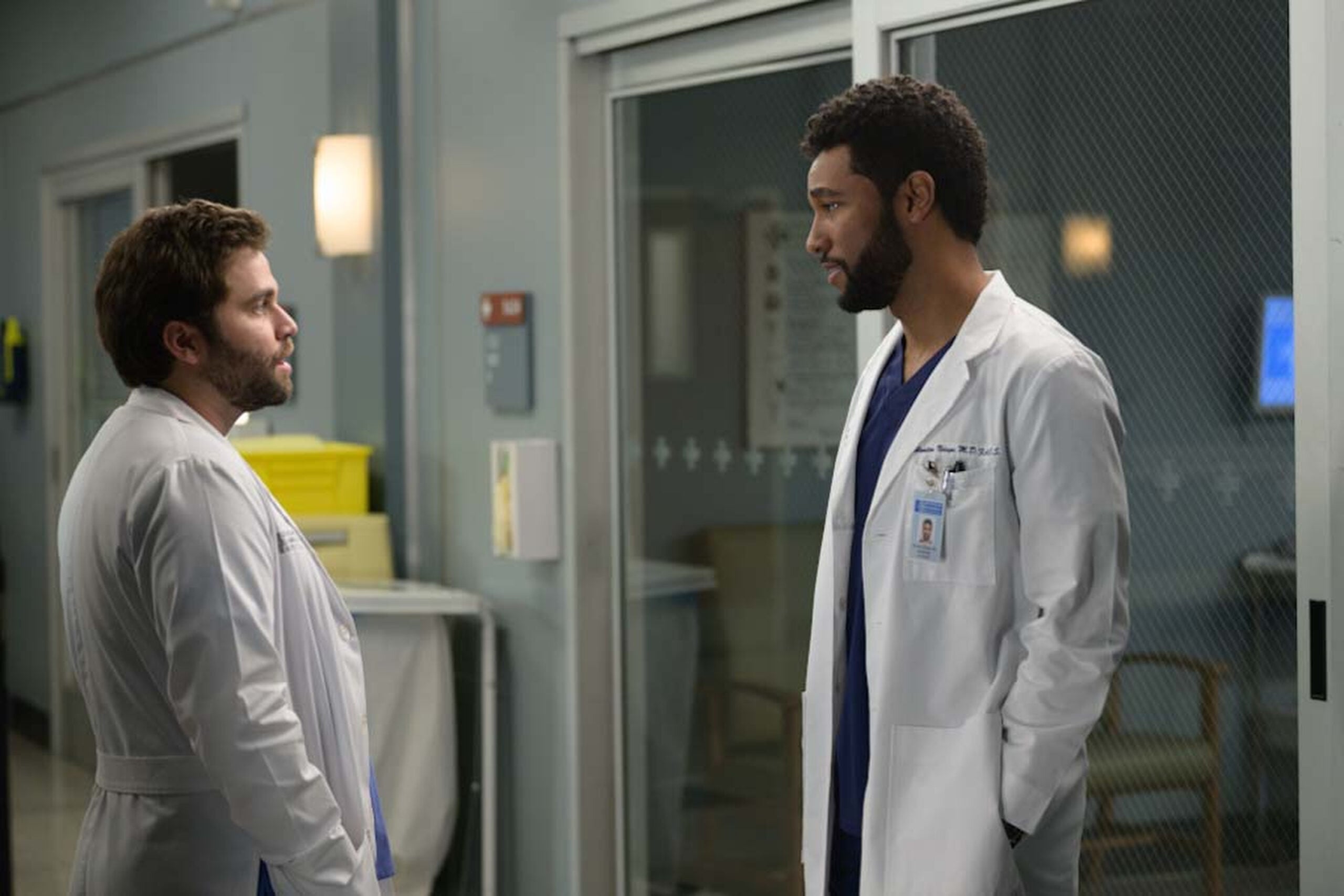 JAKE BORELLI, ANTHONY HILL GREY'S ANATOMY Season 20 Episode 1 -We've Only Just Begun