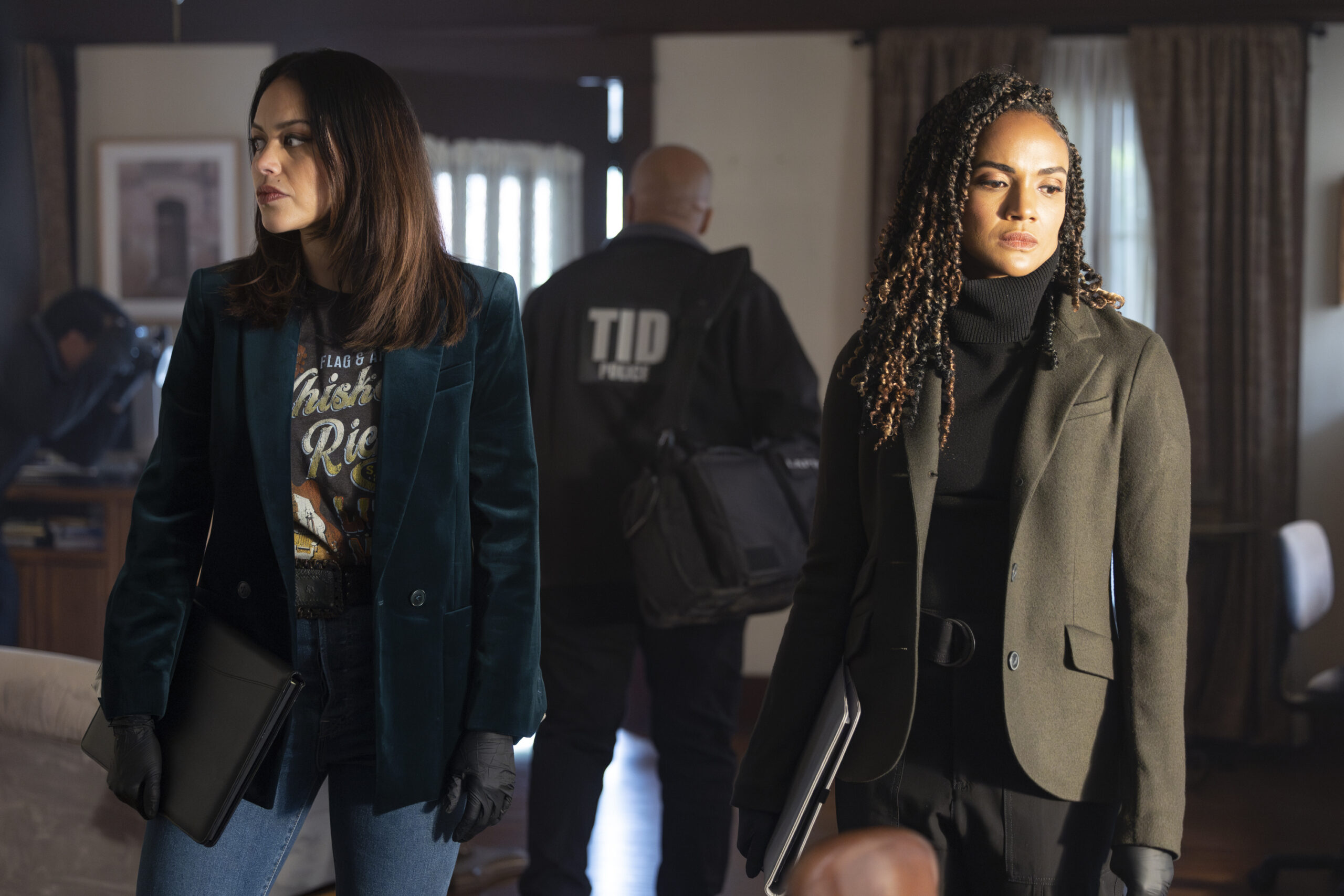 The Rookie Season 6 Episode 5, "The Vow" -- ALYSSA DIAZ, MEKIA COX | Tell-Tale TV The Rookie Season 6 Episode 5, "The Vow" -- ALYSSA DIAZ, MEKIA COX