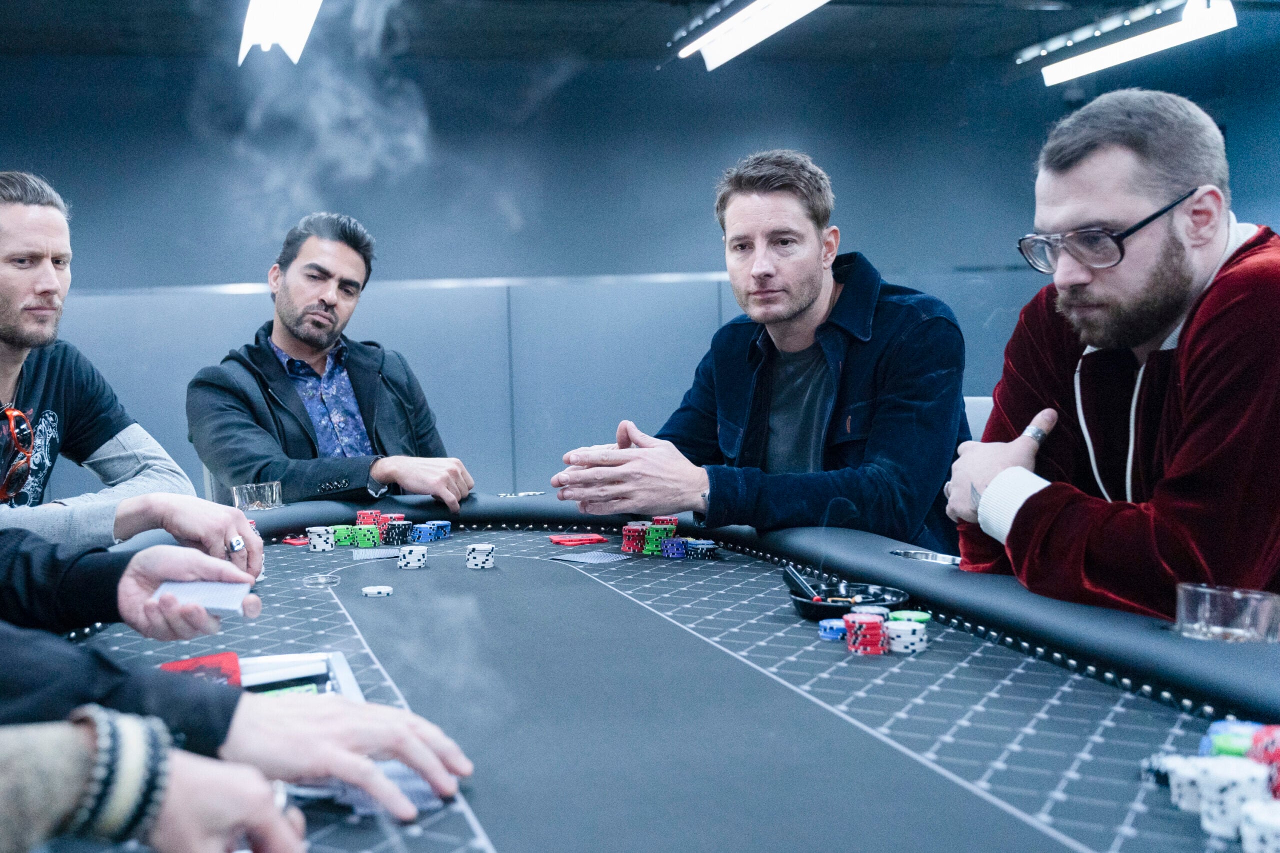Poker game. Tracker Season 1 Episode 5: St. Louis - Justin Hartley as Colter with other poker players