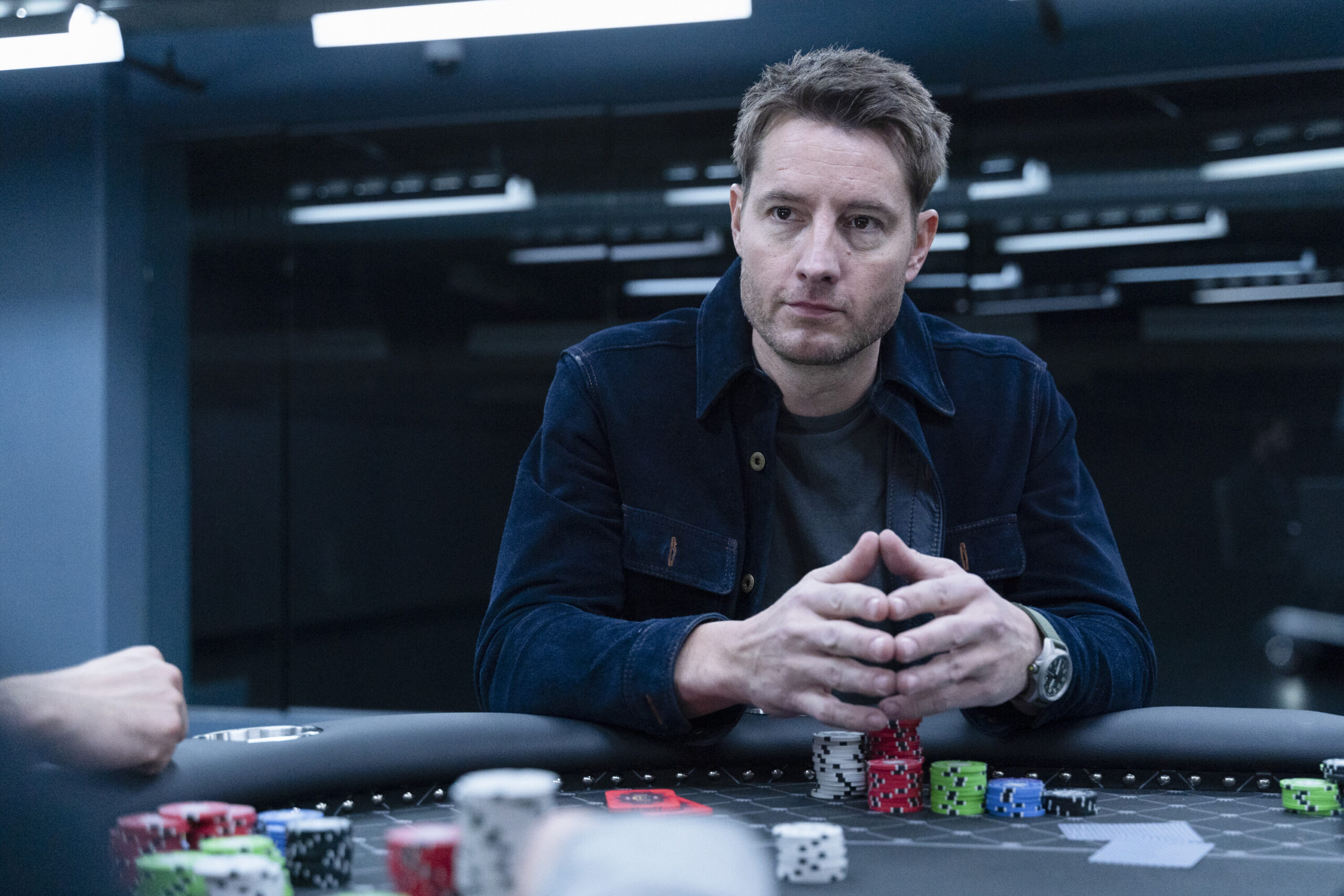 Poker game. Tracker Season 1 Episode 5: St. Louis - Justin Hartley as Colter Shaw