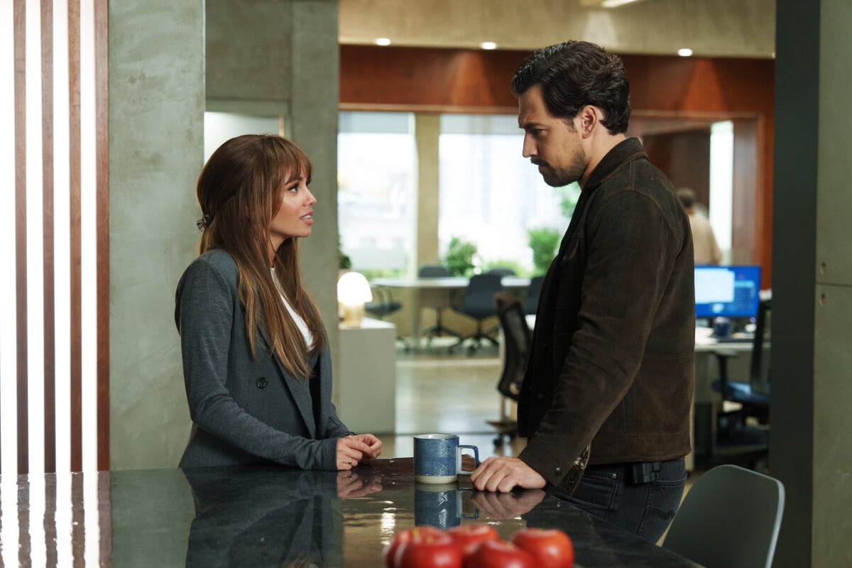 Wild Cards Season 1 Episode 10 Romancing the Egg