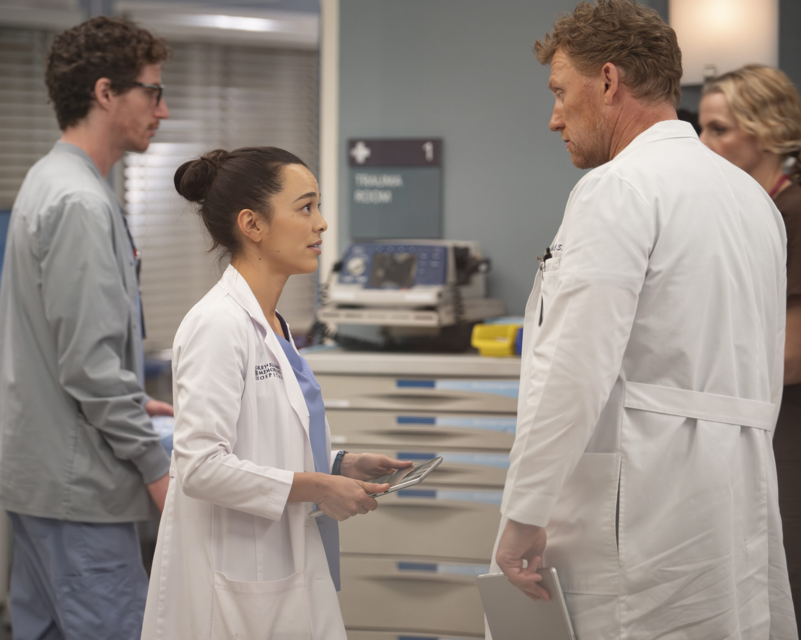 Midori Francis as Mika Yasuda and Kevin McKidd as Owen Hunt on Grey's Anatomy Season 20 Episode 4