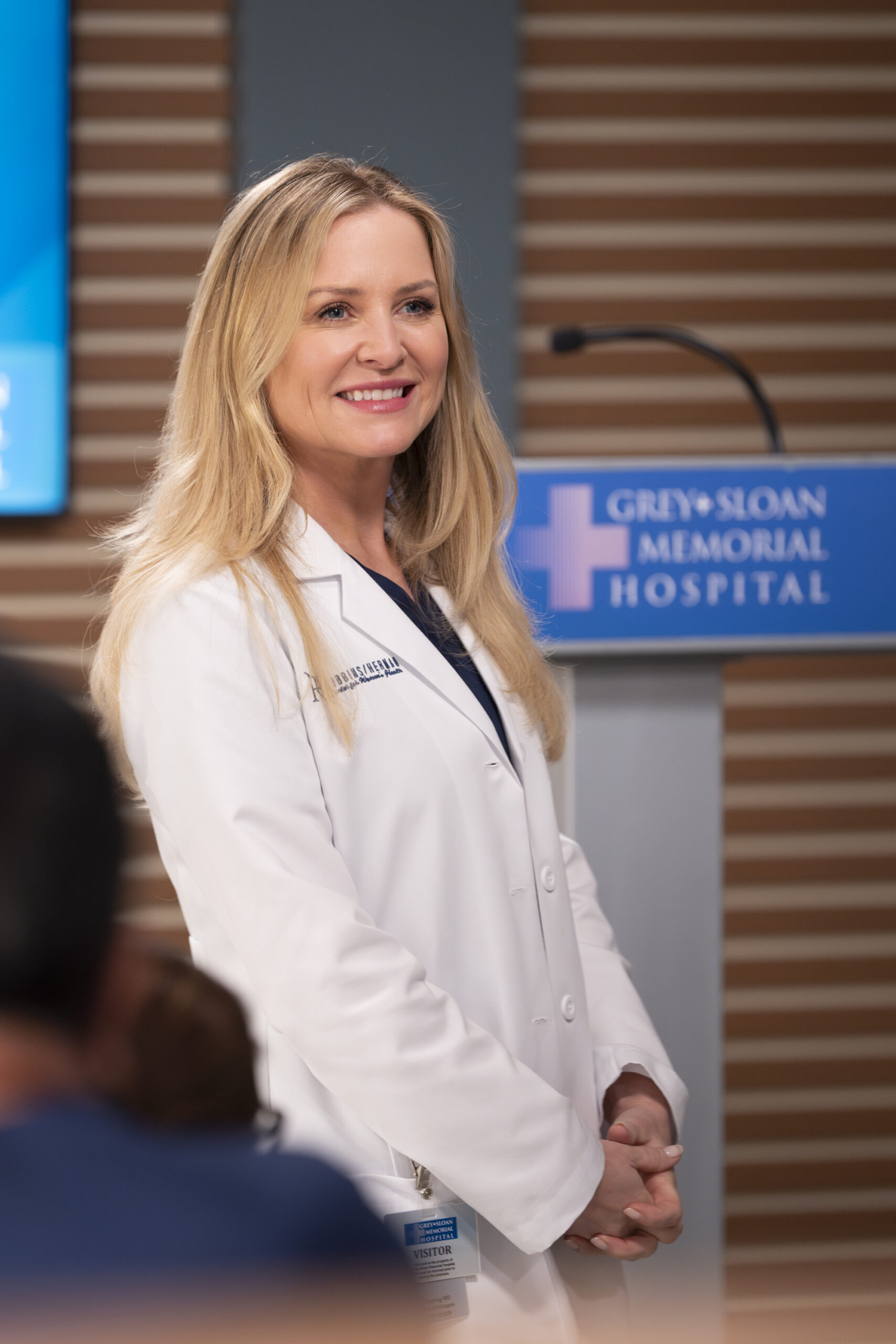 JESSICA CAPSHAW as Arizona Robbins - Grey's Anatomy Season 20 Episode 4