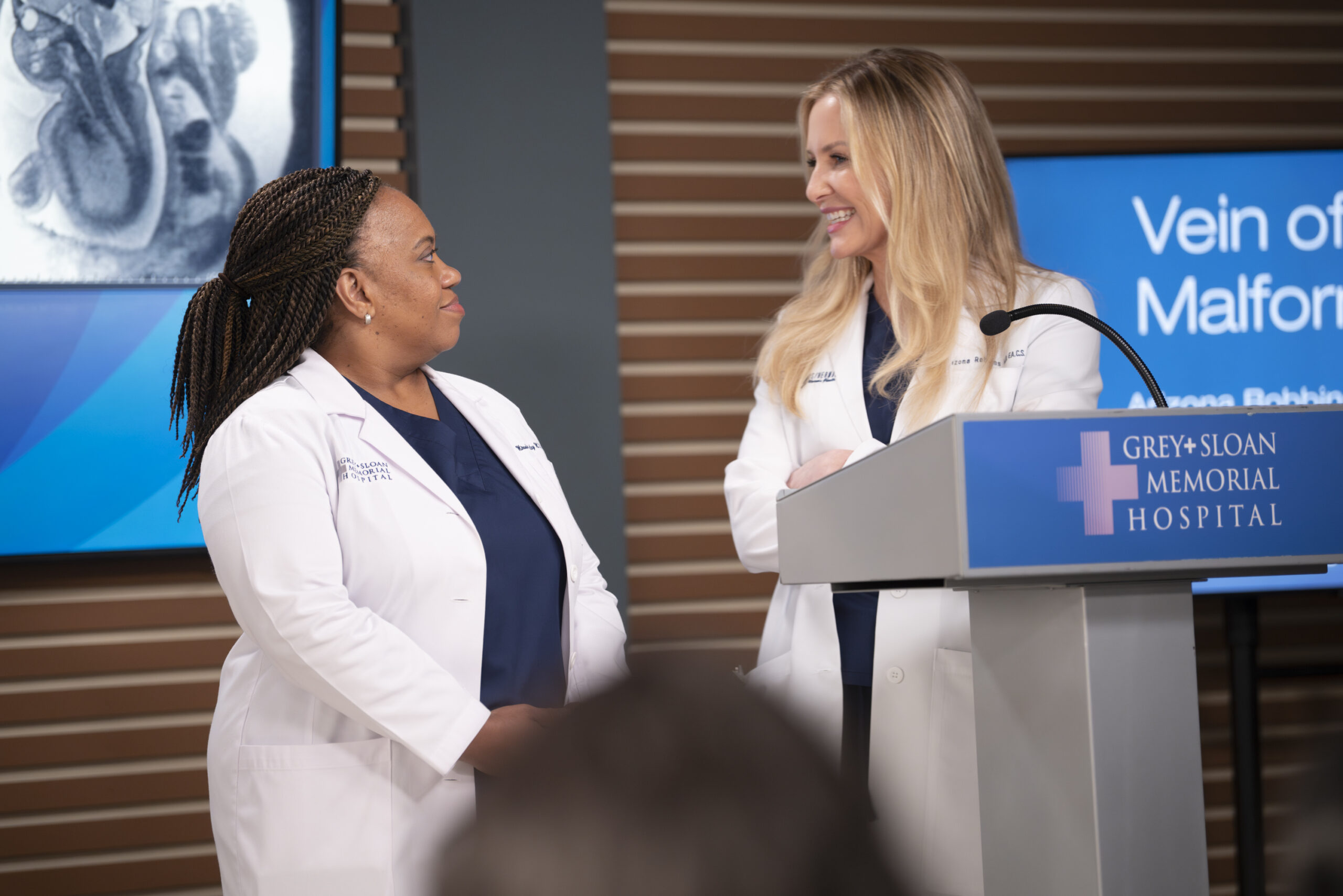 Arizona and Bailey on Grey's Anatomy Season 20 Episode 4. CHANDRA WILSON, JESSICA CAPSHAW