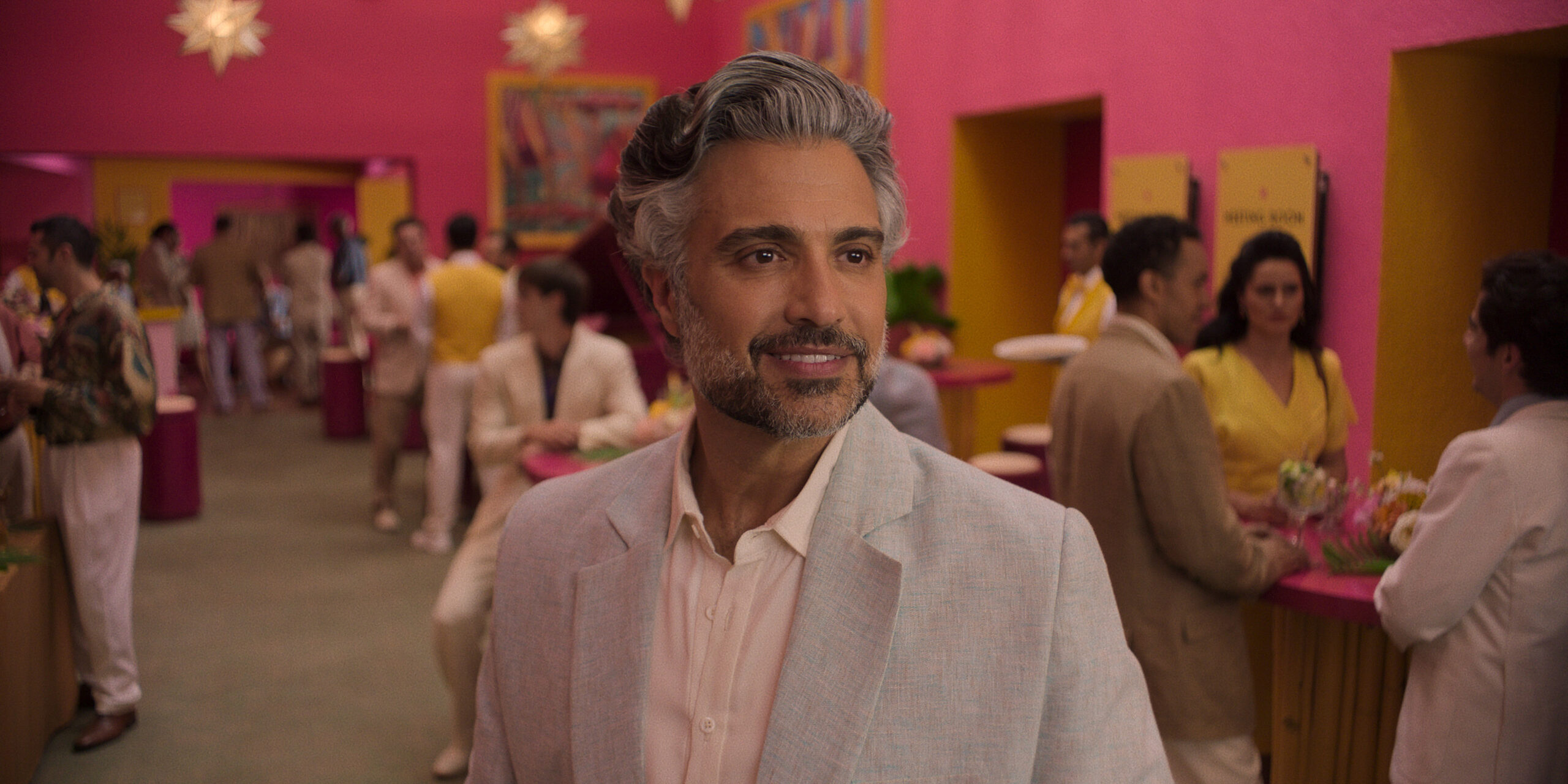 Still from Acapulco Season 3 Episode 1 of Jaime Camil.