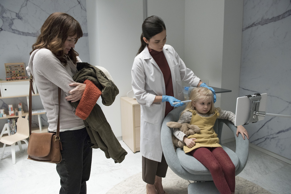 Black Mirror Season 4 Episode 2 | Tell-Tale TV Black Mirror Season 4 Episode 2