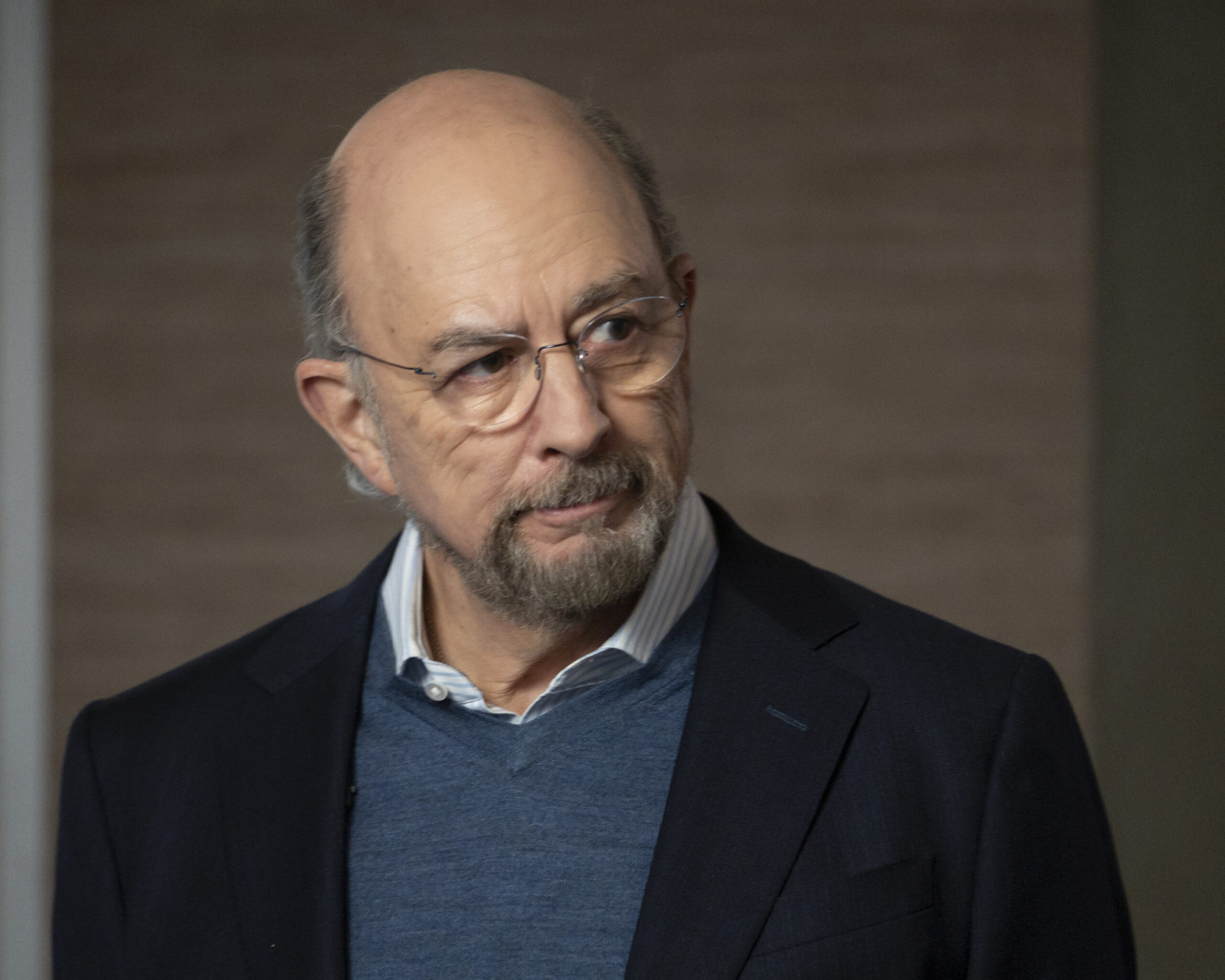 Richard Schiff as Dr. Aaron Glassman in The Good Doctor Season 7 Episode 9, "Unconditional."