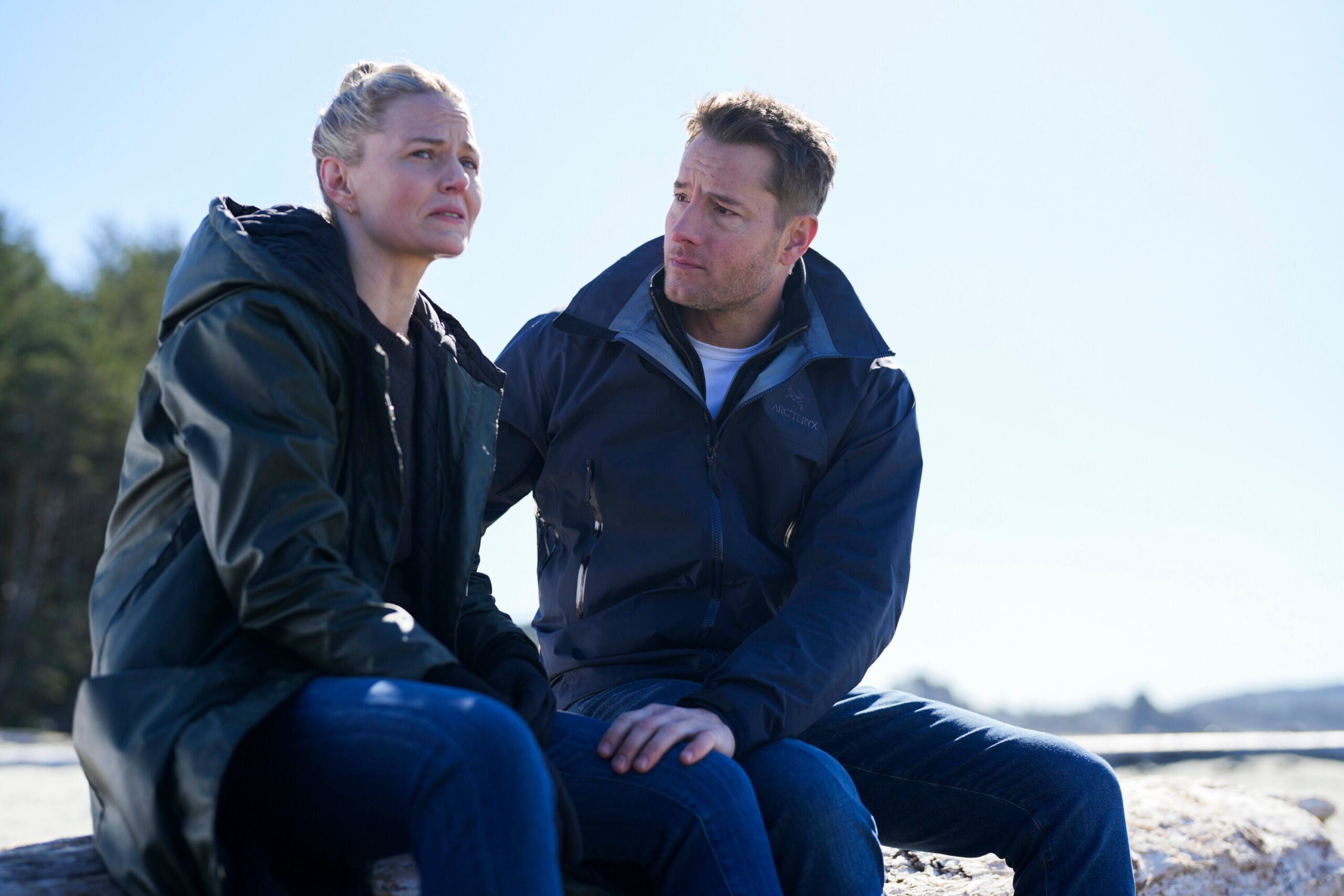 Tracker Season 1 Episode 13 - The Storm - Jennifer Morrison as Lizzy and Justin Hartley as Colter Shaw.
