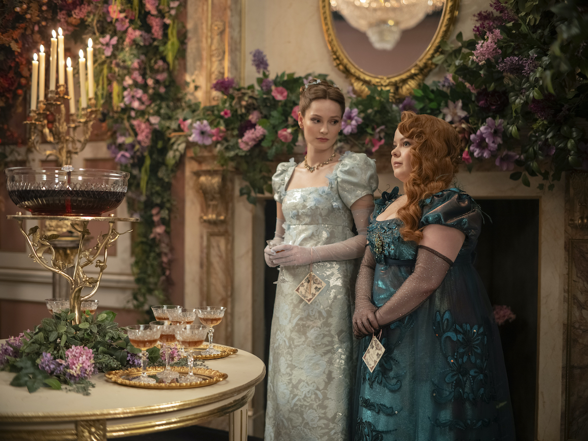 BRIDGERTON Season 3 Episode 1 Hannah Dodd as Francesca Bridgerton, Nicola Coughlan as Penelope Featherington