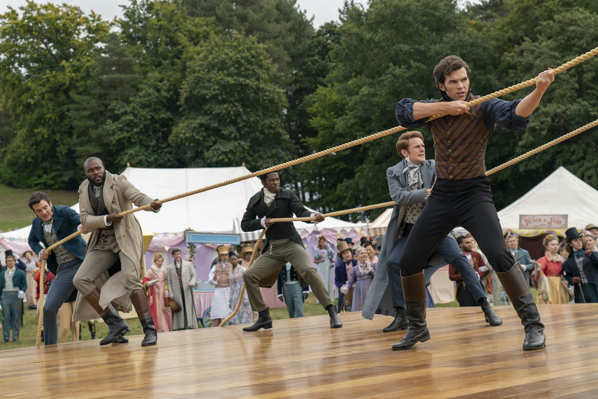 BRIDGERTON Season 3 Episode 3 Luke Thompson as Benedict Bridgerton, Martins Imhangbe as Will Mondrich, Luke Newton as Colin Bridgerton