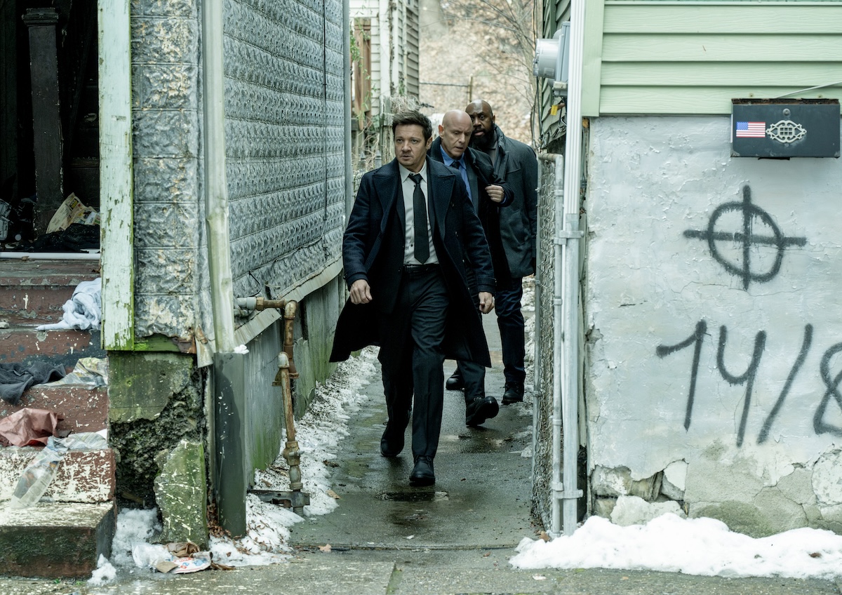 Mayor of Kingstown Season 3 Episode 1 Soldier's Heart Jeremy Renner as Mike McLusky, Hugh Dillon as Ian and Derek Webster as Stevi