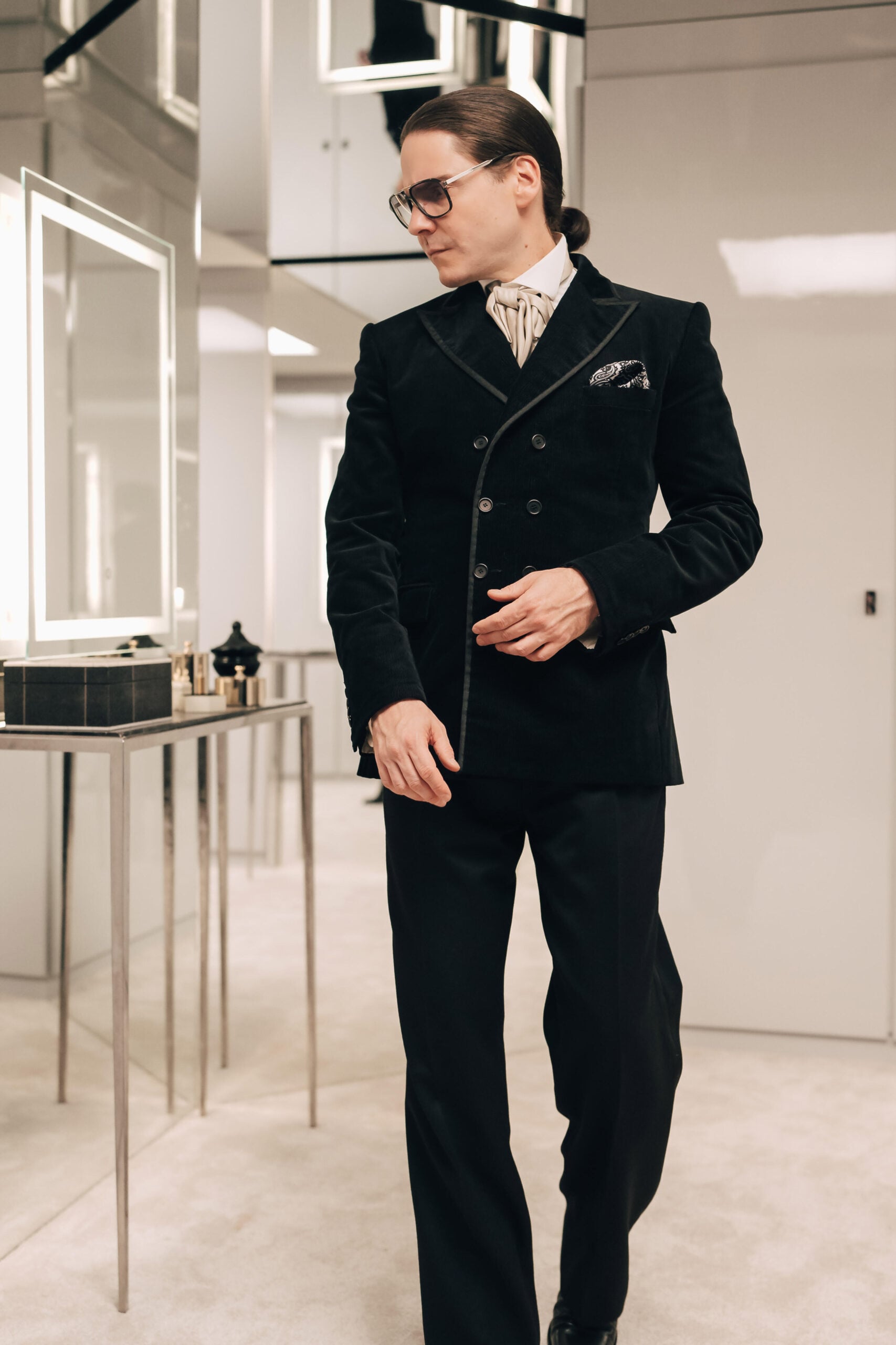 Becoming Karl Lagerfeld (Daniel Brühl)