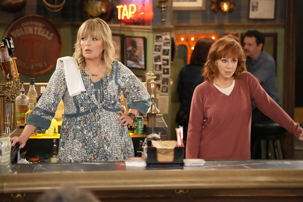 HAPPY'S PLACE Season 1 Episode 1, "Pilot" -- Melissa Peterman as Gabby, Reba McEntire as Bobbie | Tell-Tale TV HAPPY'S PLACE Season 1 Episode 1, "Pilot" -- Melissa Peterman as Gabby, Reba McEntire as Bobbie
