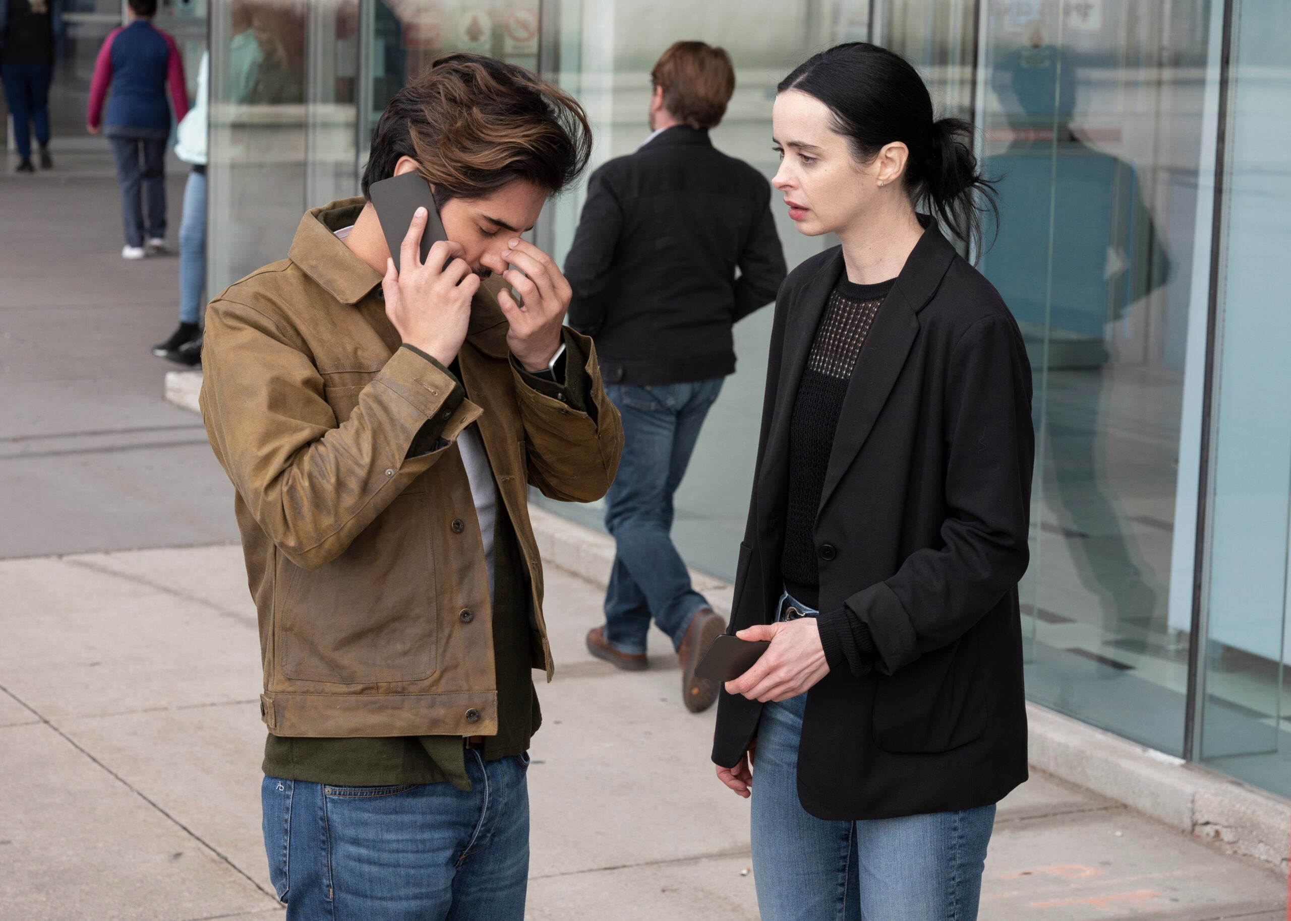 Still from Orphan Black: Echoes Season 1 Episode 3 of Krysten Ritter as Lucy and Avan Jogia as Jack pictured from left to right.