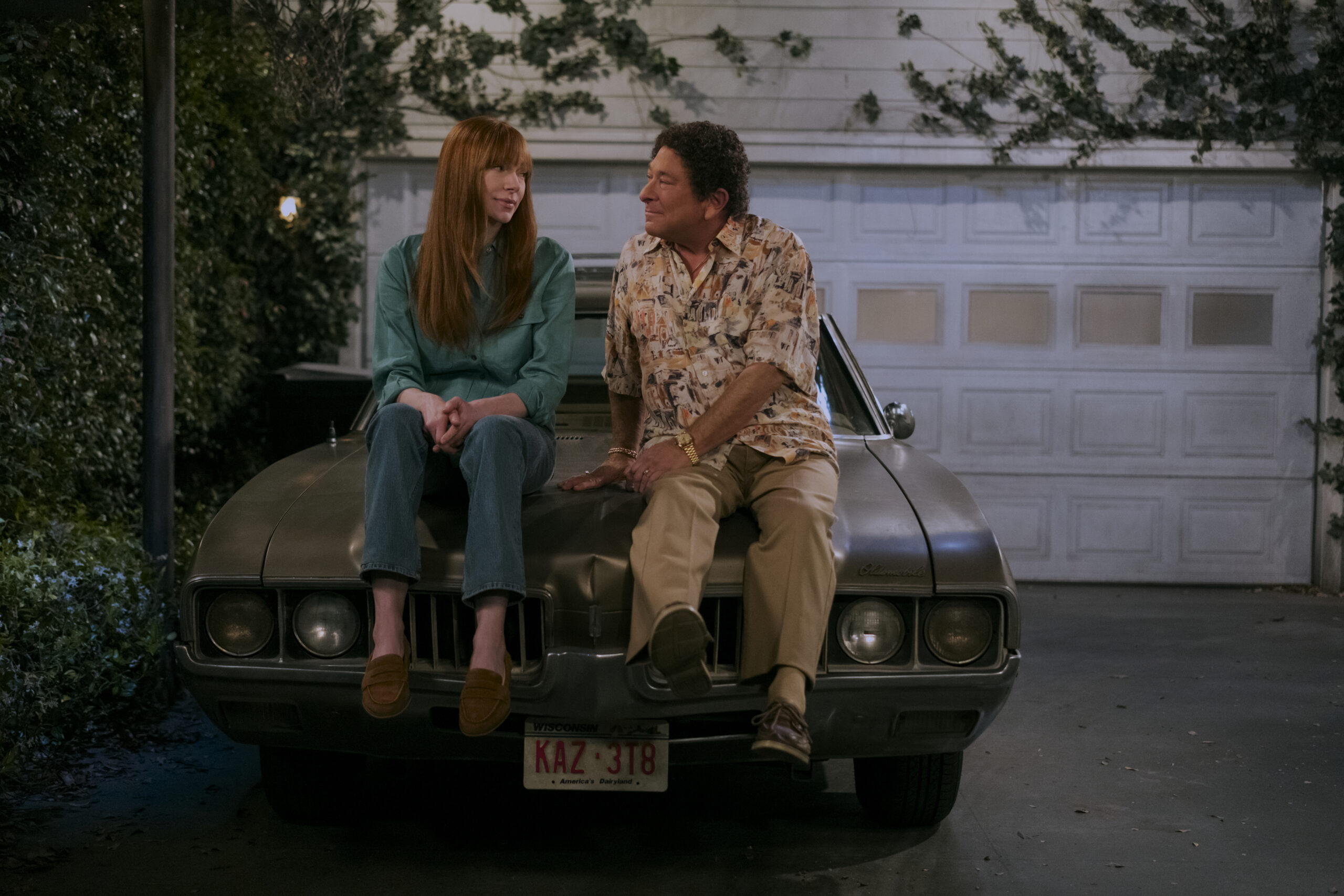 That '90s show 307 - Laura Prepon and Don Stark | Tell-Tale TV Still from That '90s Show episode 307 of Laura Prepon as Donna and Don Stark as Bob pictured from left to right.