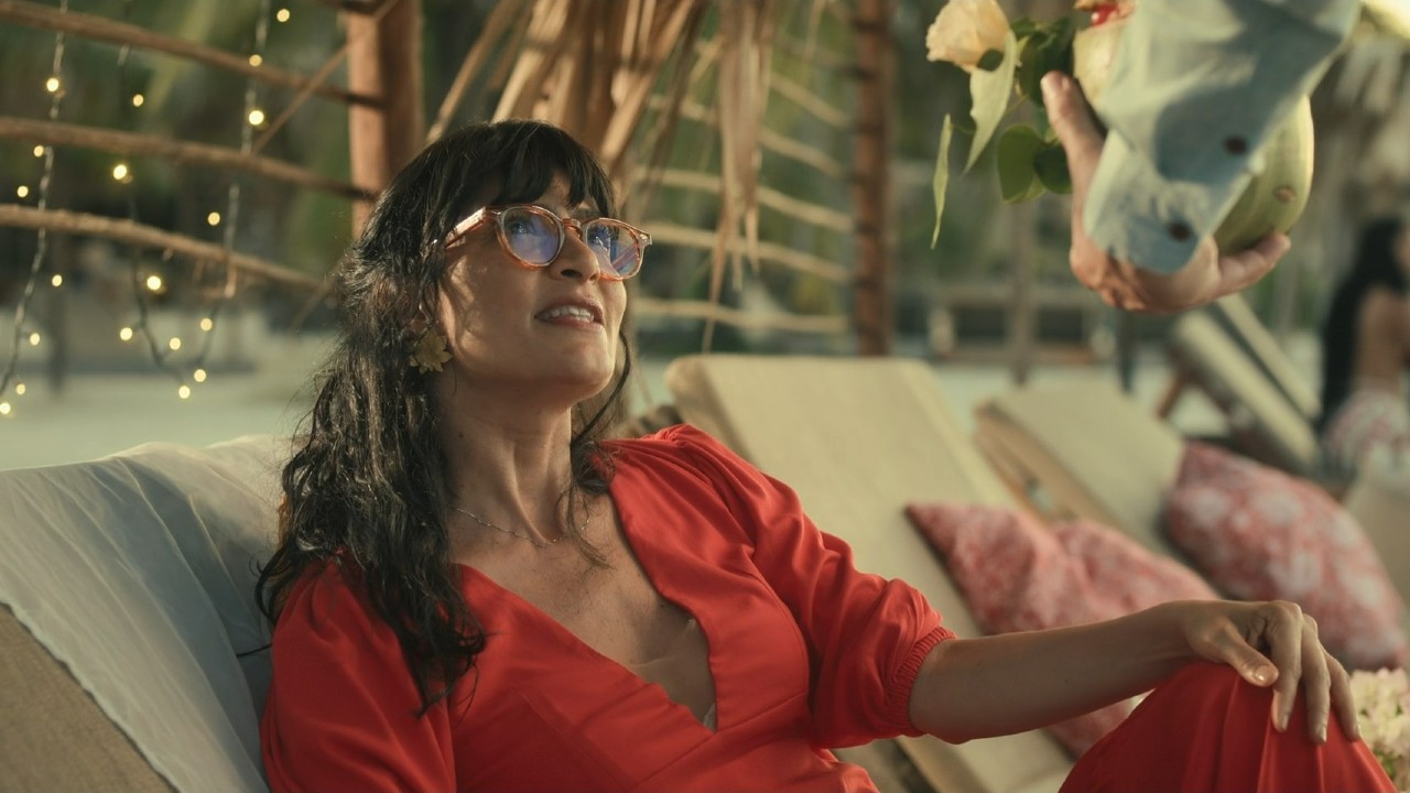 Betty La Fea The Story Continues Season 1 Episode 10-2 | Tell-Tale TV Betty La Fea, The Story Continues Season 1 Episode 10, "Don't Blame It On The Beach."