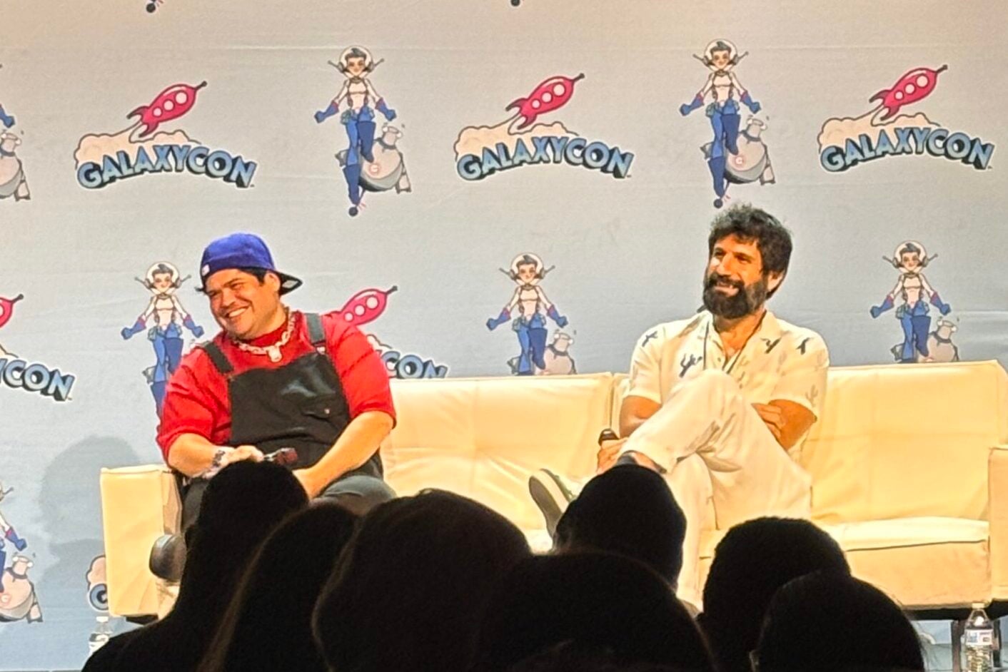 Harvey Guillén and Kayvan Novak at GalaxyCon Raleigh