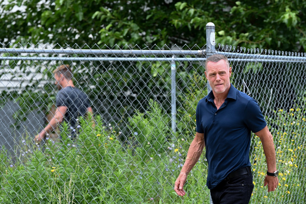 Chicago P.D. - Season 12 | Tell-Tale TV CHICAGO P.D. -- "Ten Ninety-Nine" Episode 12001 -- Pictured: Jason Beghe as Hank Voight