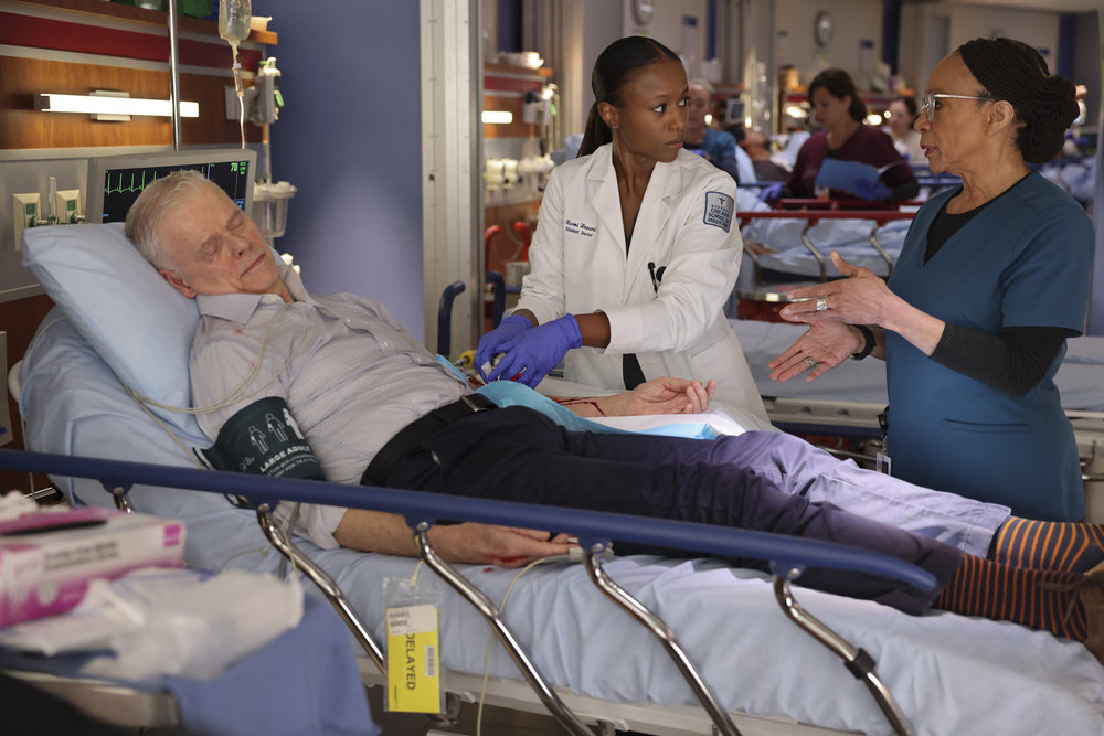 Chicago Med - Season 10 | Tell-Tale TV CHICAGO MED -- "Sink or Swim" Episode 1001 -- Pictured: (l-r) Ashlei Sharpe Chestnut as Naomi Howard, S. Epatha Merkerson as Sharon Goodwin