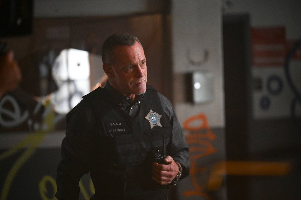 CHICAGO P.D. -- "Blood Bleeds Blue" Episode 12002 -- Pictured: Jason Beghe as Sgt. Hank Voight