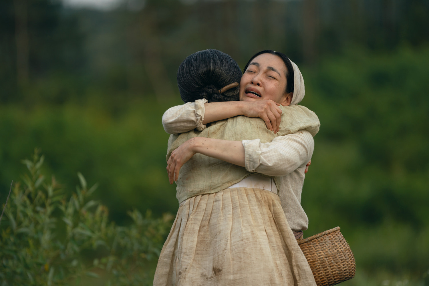 Inji Jeong and Minha Kim in "Pachinko" Season 2 Episode 4 | Tell-Tale TV Inji Jeong and Minha Kim in "Pachinko" Season 2 Episode 4