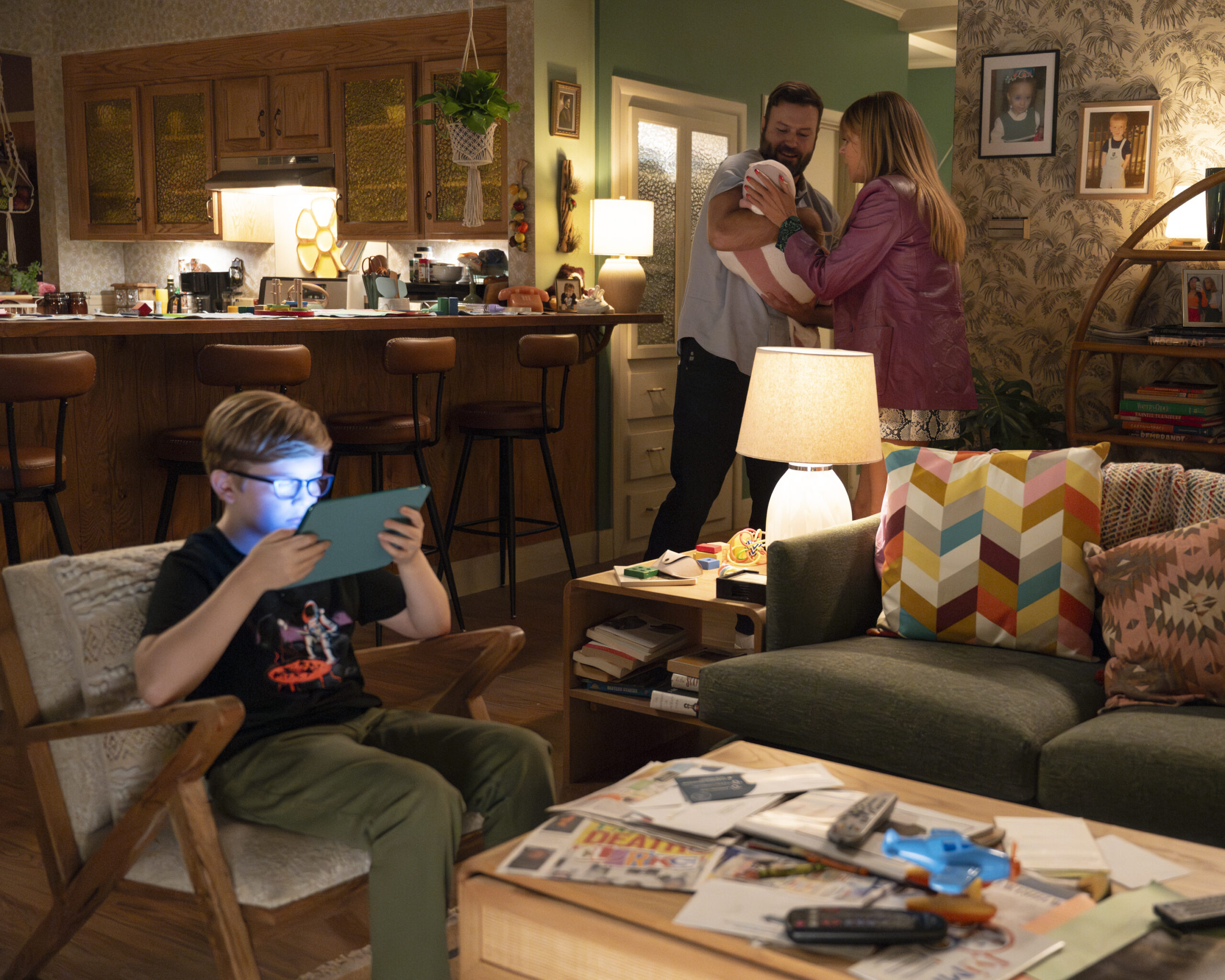 MATTHEW LAMB, TARAN KILLAM, KAITLIN OLSON in High Potential Season 1 Episode 4, "Survival Mode." | Tell-Tale TV MATTHEW LAMB, TARAN KILLAM, KAITLIN OLSON in High Potential Season 1 Episode 4, "Survival Mode."