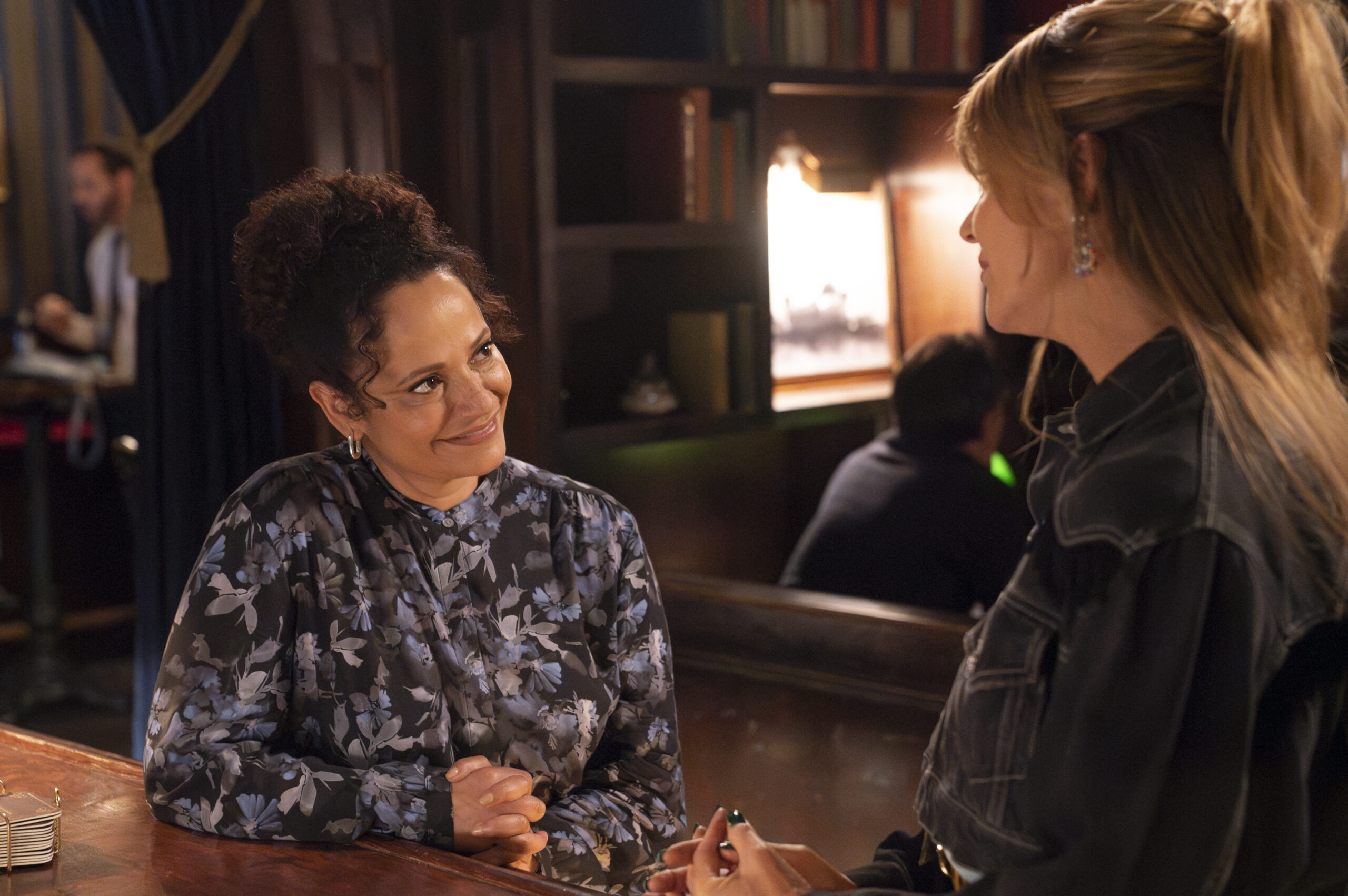 JUDY REYES, KAITLIN OLSON in High Potential Season 1 Episode 6, "Hangover."