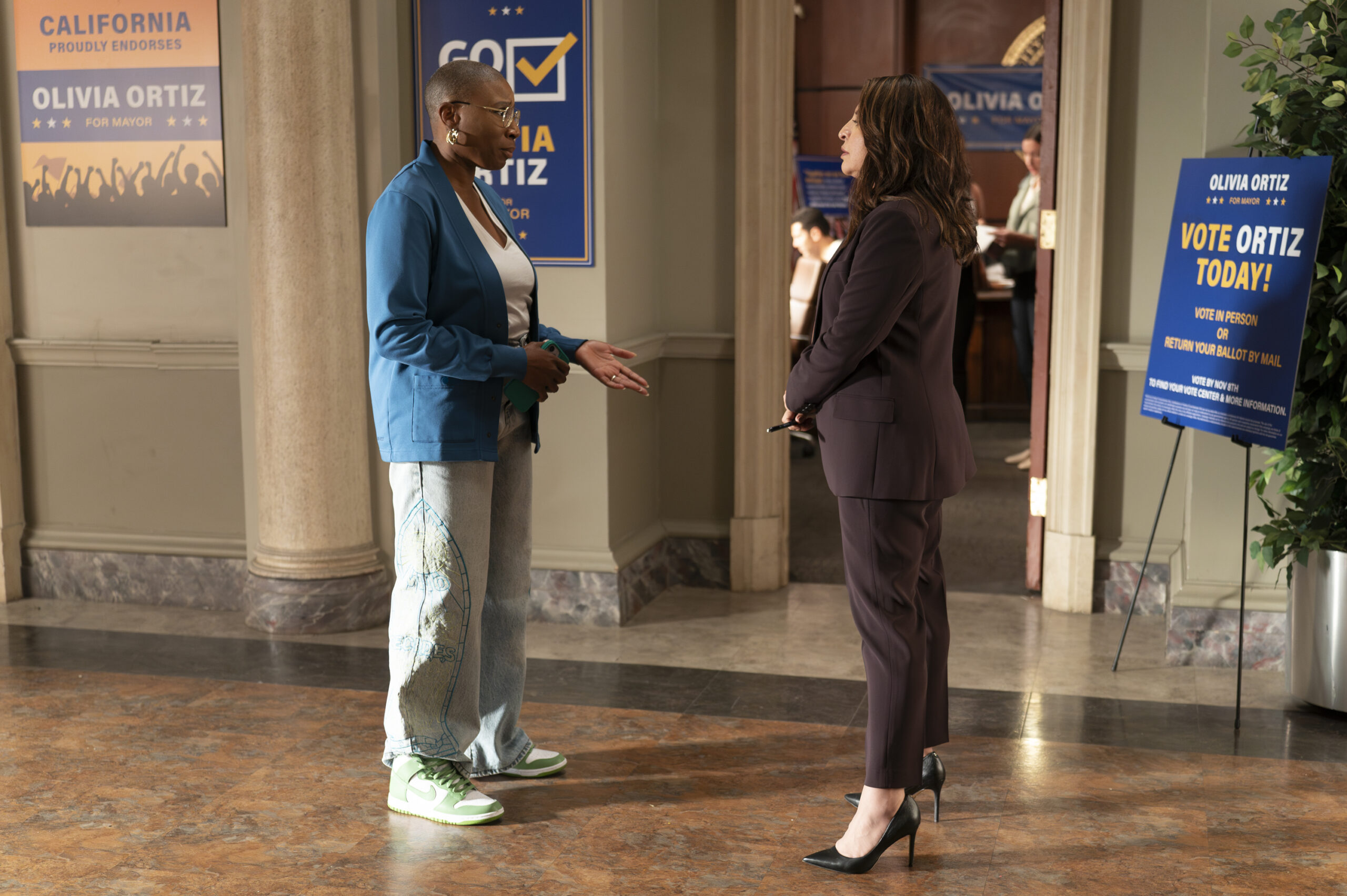 AISHA HINDS, VERONICA FALCîN | Tell-Tale TV AISHA HINDS, VERONICA FALCîN