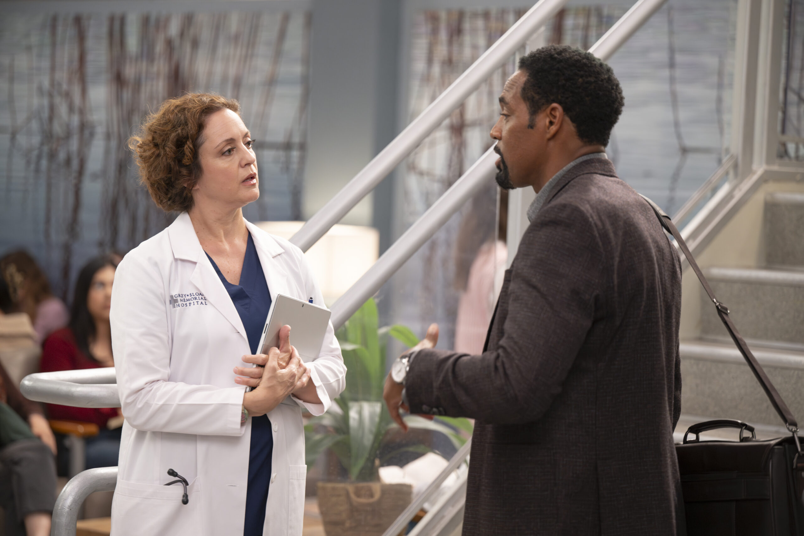 Grey's Anatomy Season 21 Episode 3 - I Can See Clearly Now - KALI ROCHA, JASON WINSTON GEORGE | Tell-Tale TV Grey's Anatomy Season 21 Episode 3 - I Can See Clearly Now - KALI ROCHA, JASON WINSTON GEORGE