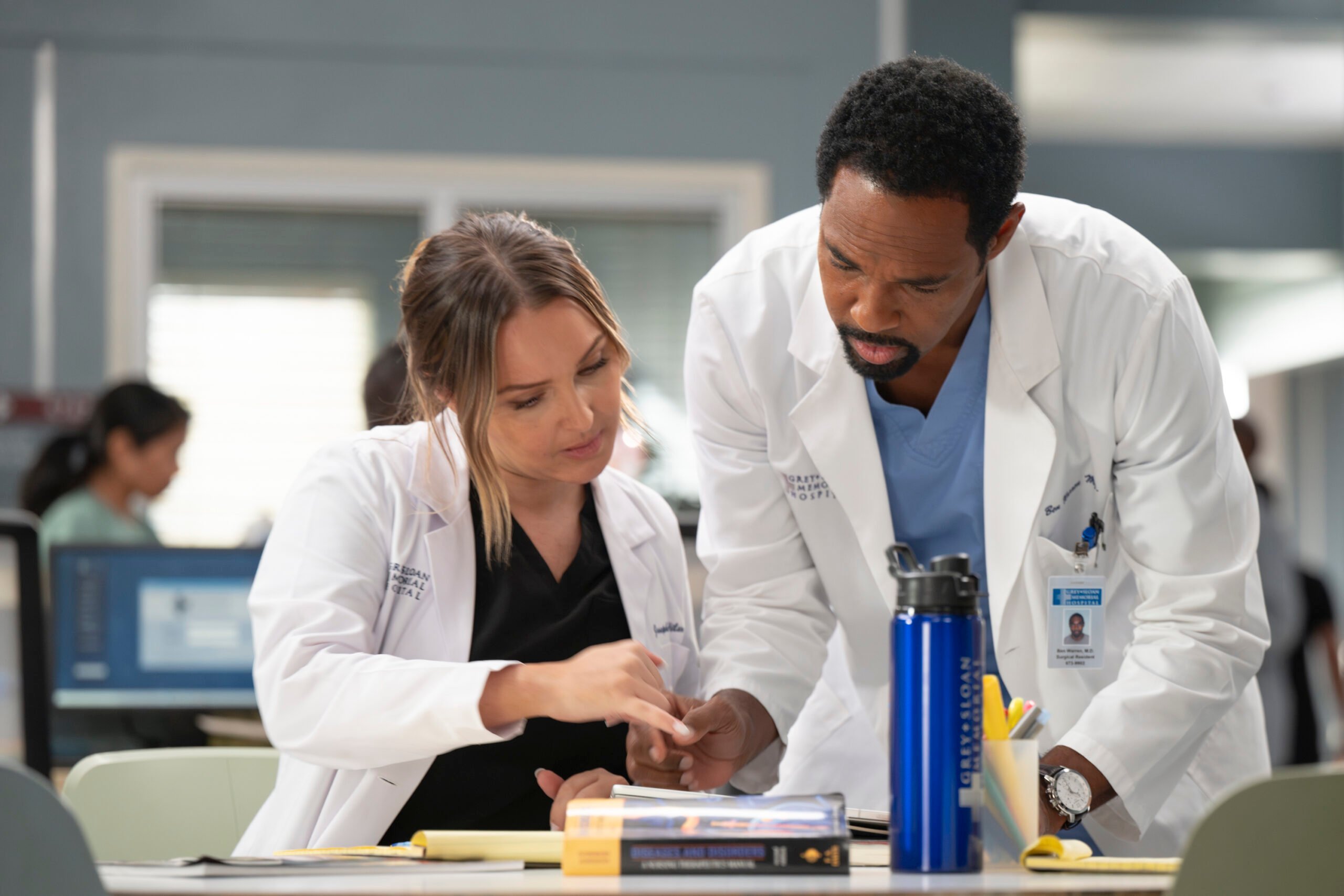 CAMILLA LUDDINGTON, JASON GEORGE Grey's Anatomy Season 21 Episode 4: This One's for the Girls | Tell-Tale TV CAMILLA LUDDINGTON, JASON GEORGE Grey's Anatomy Season 21 Episode 4: This One's for the Girls