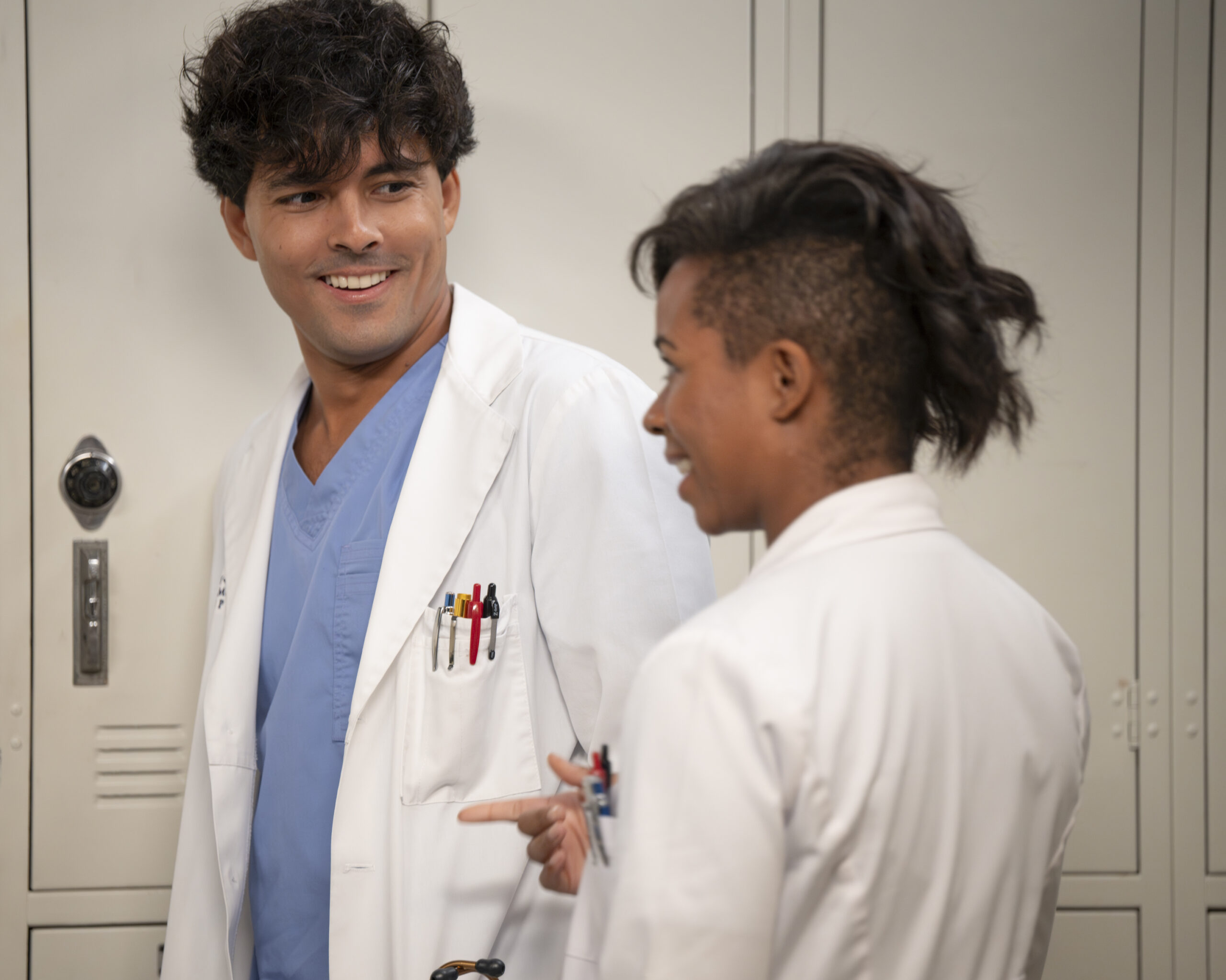 Grey's Anatomy Season 21 Episode 5, "You Make My Heart Explode." NIKO TERHO, ALEXIS FLOYD