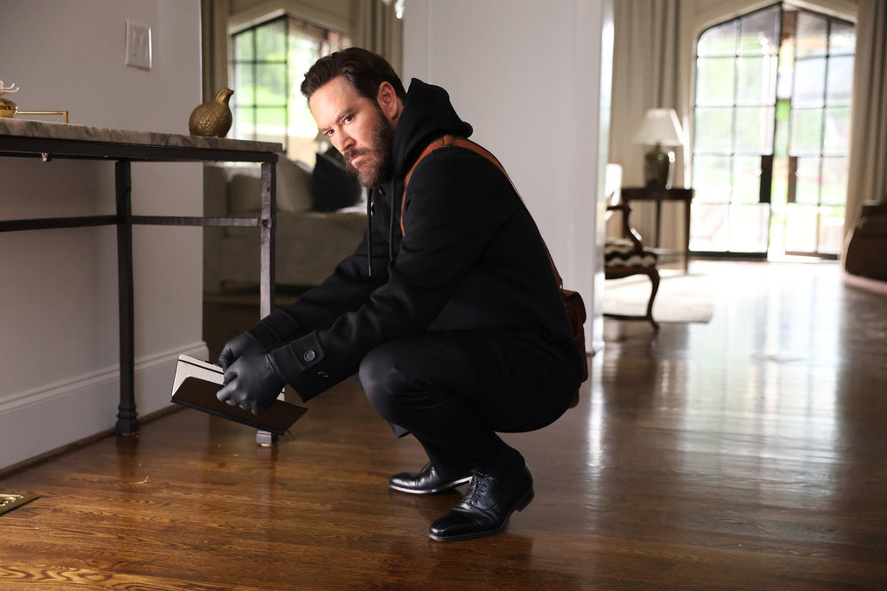 Still from Found Season 2 Episode 4 of Mark-Paul Gosselaar as Sir.
