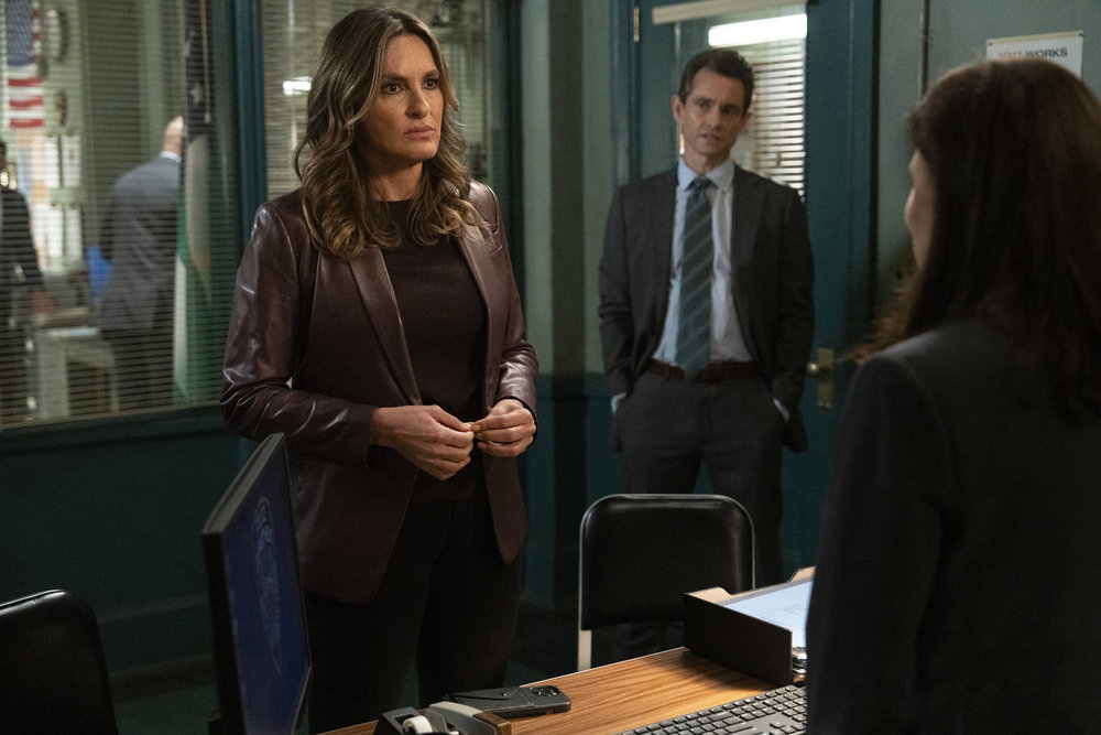 Law & Order - Season 24 | Tell-Tale TV LAW & ORDER -- "The Perfect Man" Episode 24003 -- Pictured: (l-r) Mariska Hargitay as Capt. Olivia Benson, Hugh Dancy as Assistant District Attorney Nolan Price
