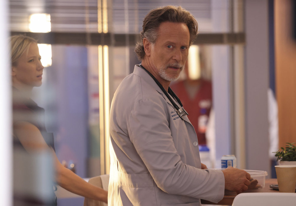 Chicago Med - Season 10 | Tell-Tale TV CHICAGO MED -- "Trust Fall" Episode 1003 -- Pictured: (l-r) Jessy Schram as Dr. Hannah Asher, Steven Weber as Dr. Dean Archer