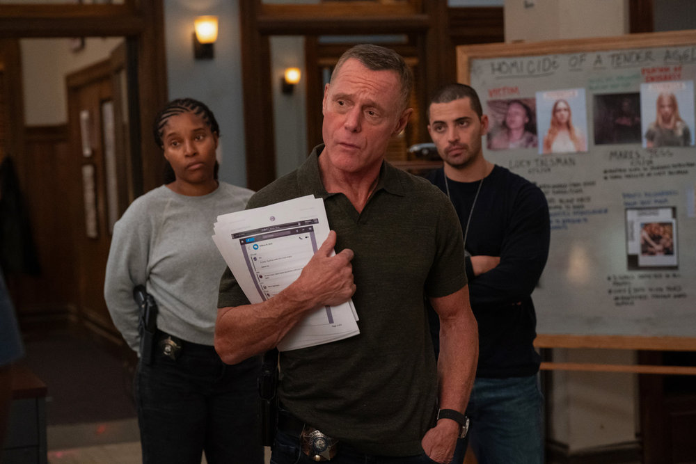 CHICAGO P.D. -- "Water and Honey" Episode 12005 -- Pictured: (l-r) Toya Turner as Kiana Cook, Jason Beghe as Sgt. Hank Voight, Benjamin Levy Aguilar as Dante Torres