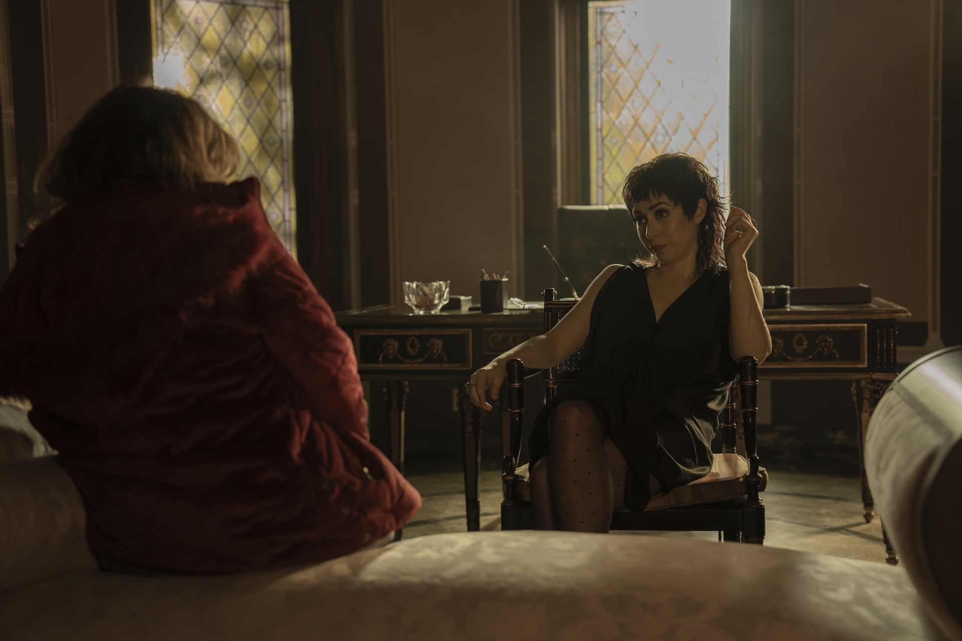 The Penguin Season 1 Episode 7 - Cristin Milioti | Tell-Tale TV Still from The Penguin Season 1 Episode 7 of Cristin Milioti.
