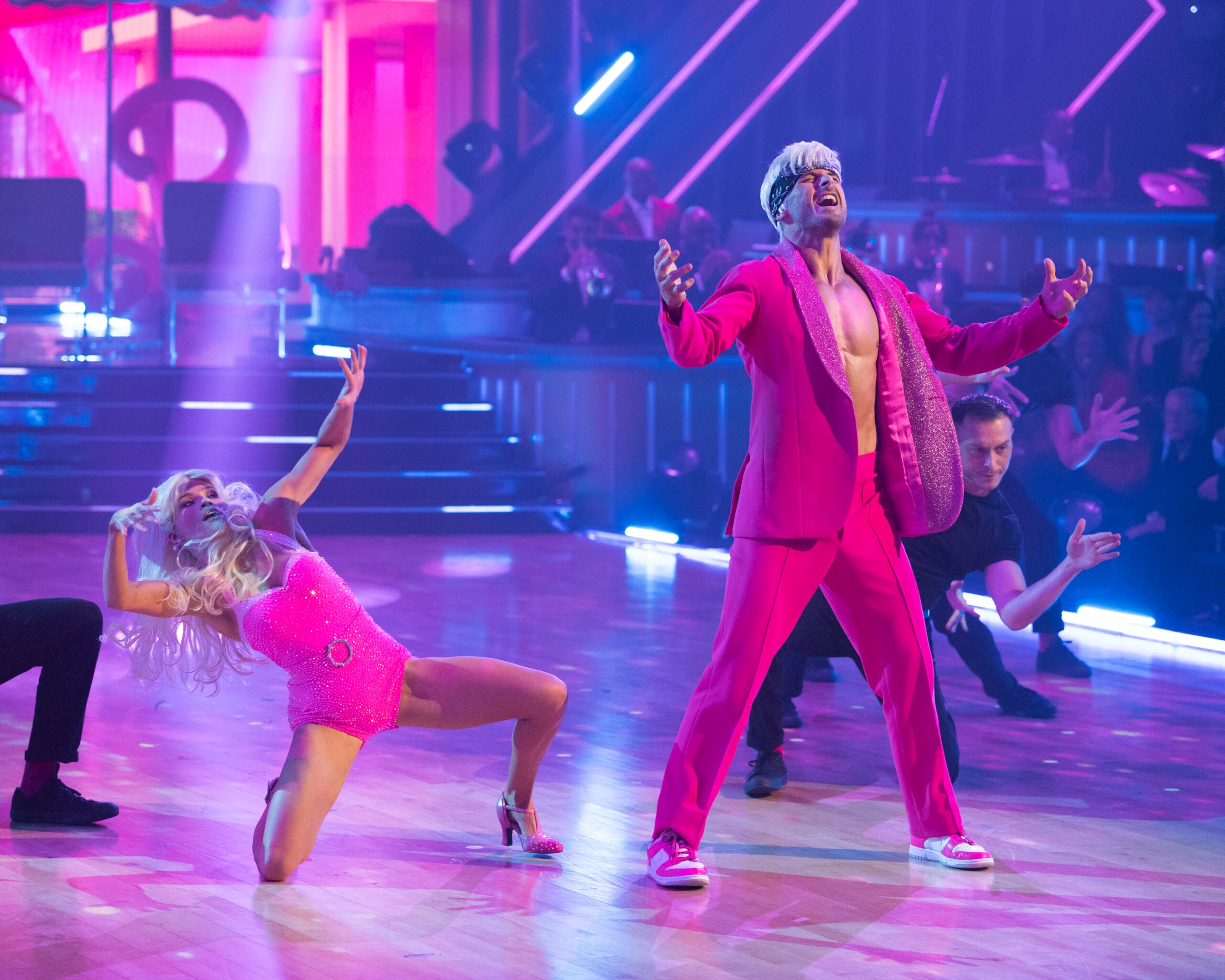 WITNEY CARSON, DANNY AMENDOLA - Barbie-themed freestyle dance - Dancing with the Stars Season 33 finale
