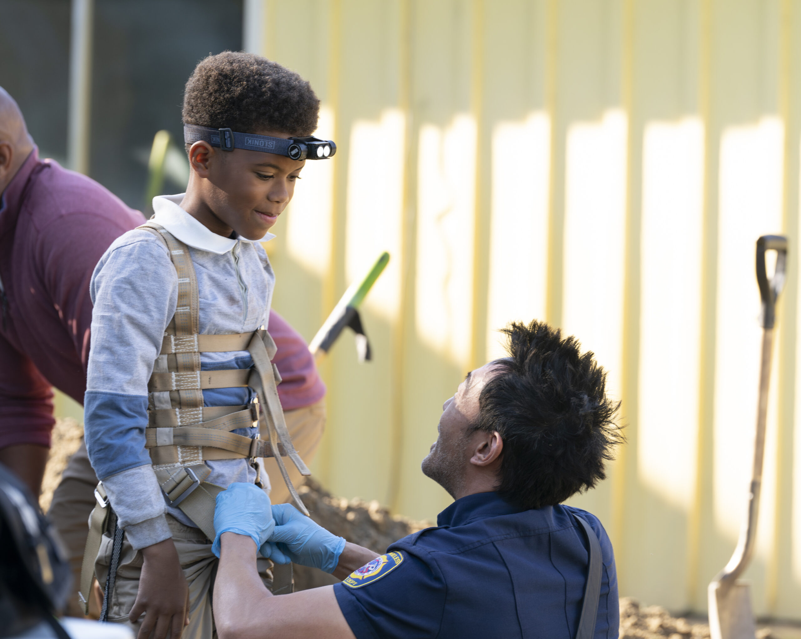 9-1-1 Season 8 Episode 6, "Confessions" -- TIBERIUS BYRD, KENNETH CHOI | Tell-Tale TV 9-1-1 Season 8 Episode 6, "Confessions" -- TIBERIUS BYRD, KENNETH CHOI