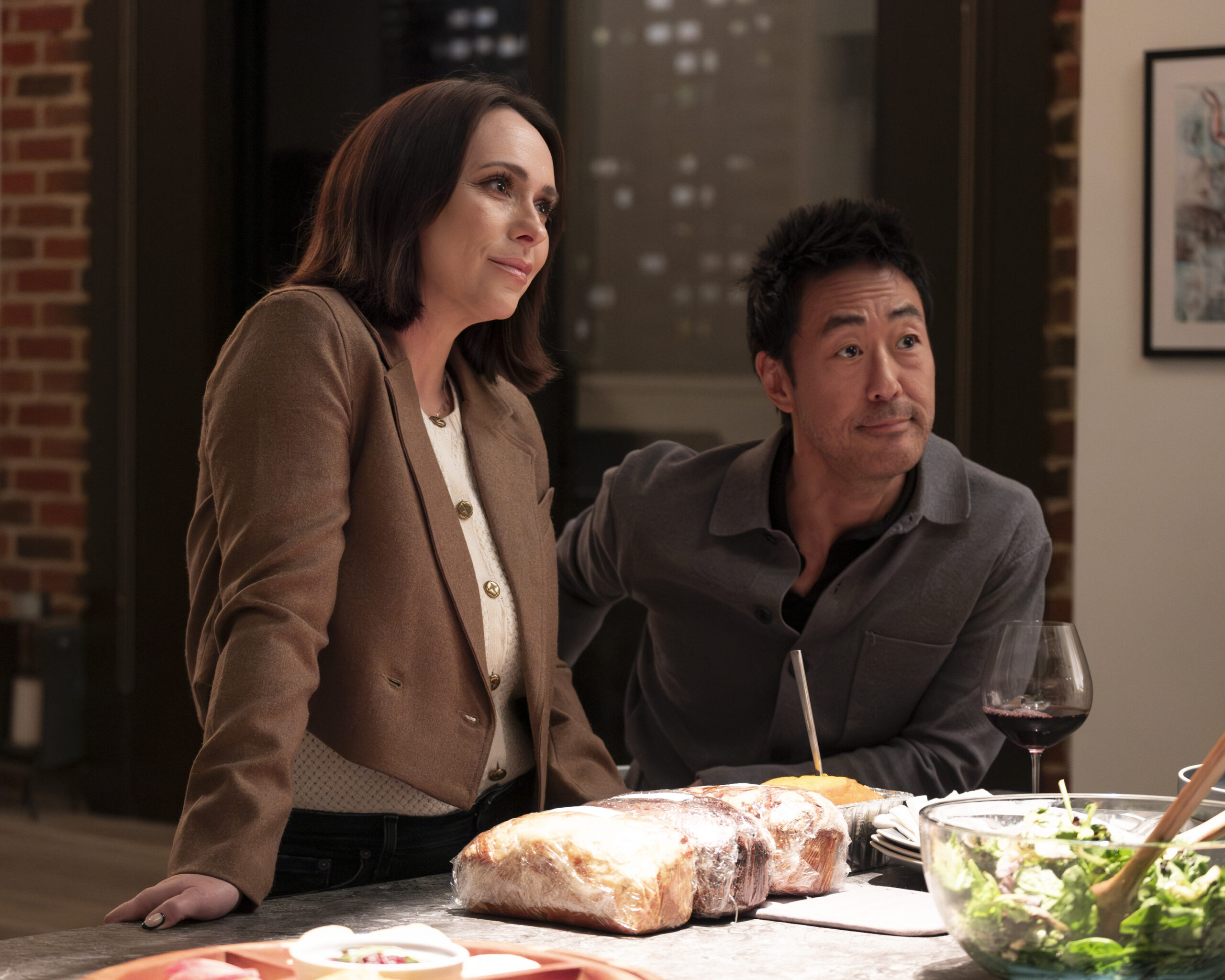 9-1-1 Season 8 Episode 7, "Hotshots" -- JENNIFER LOVE HEWITT, KENNETH CHOI
