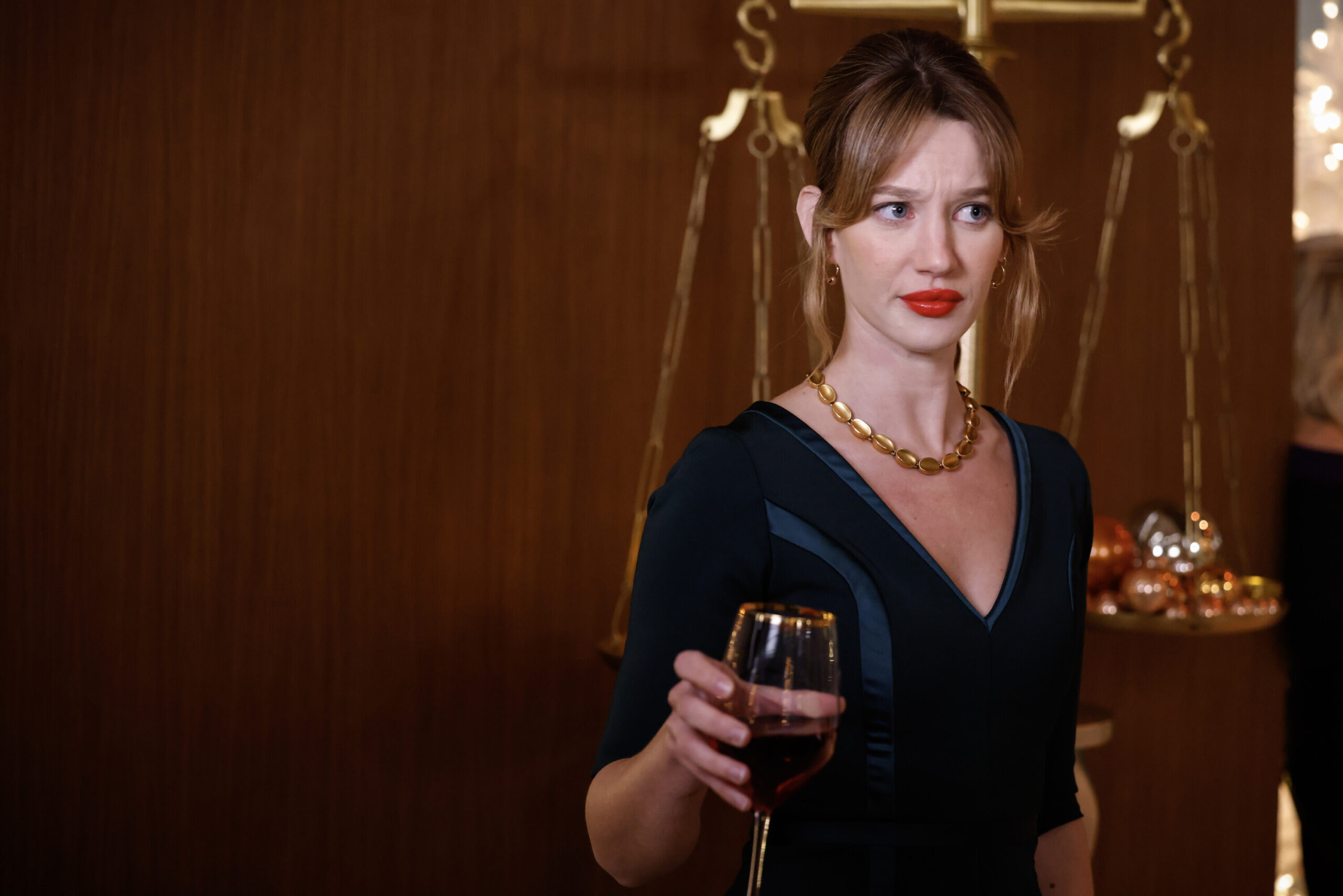 Still from Matlock Season 1 Episode 7 of Yael Grobglas as "Shae Banfield."