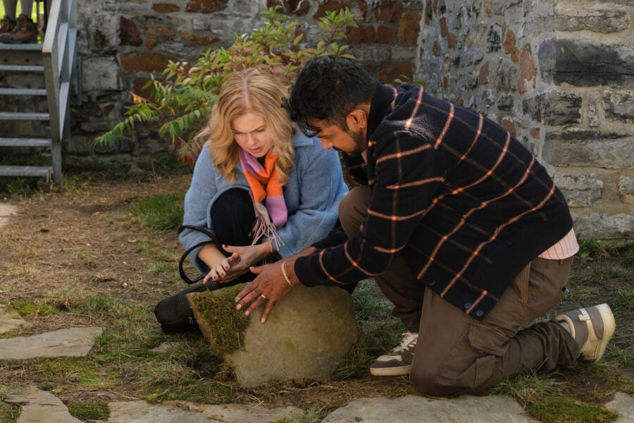 Ghosts Season 4 Episode 6, "The Primary Source"