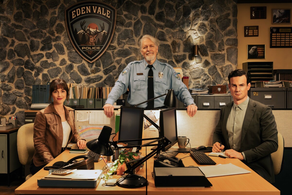 Good Cop/Bad Cop -- Leighton Meester as Lou, Clancy Brown as Big Hank, and Luke Cook as Henry
