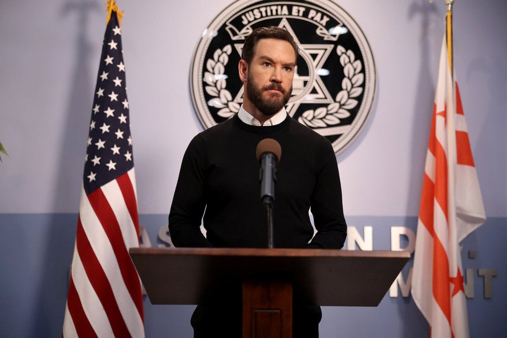 Still from Found Season 2 Episode 7 of Mark-Paul Gosselaar as Sir.