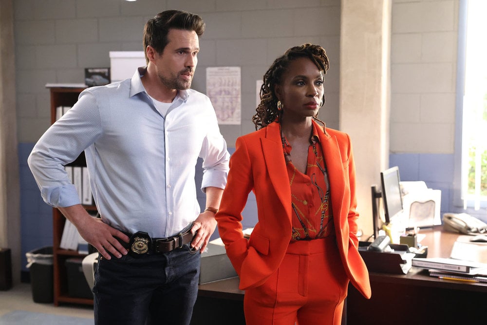 Still from Found Season 2 Episode 7 of Brett Dalton as Detective Mark Trent and Shanola Hampton as Gabi pictured from left to right.