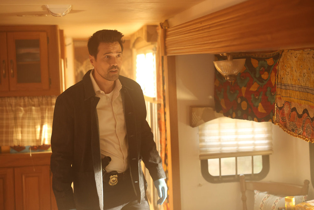 Still from Episode 2 Episode 8 of Brett Dalton as Detective Mark Trent.
