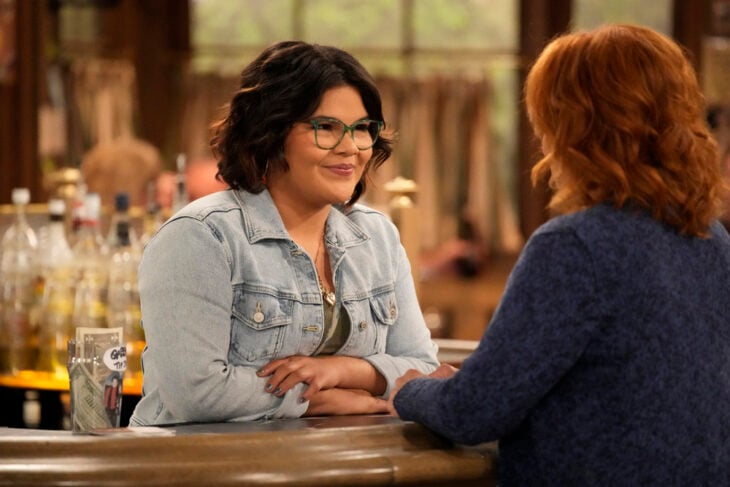 Happy’s Place – Season 1 Belissa Escobedo Talks Happy’s Place Season 2 and Transitioning to Sitcoms 