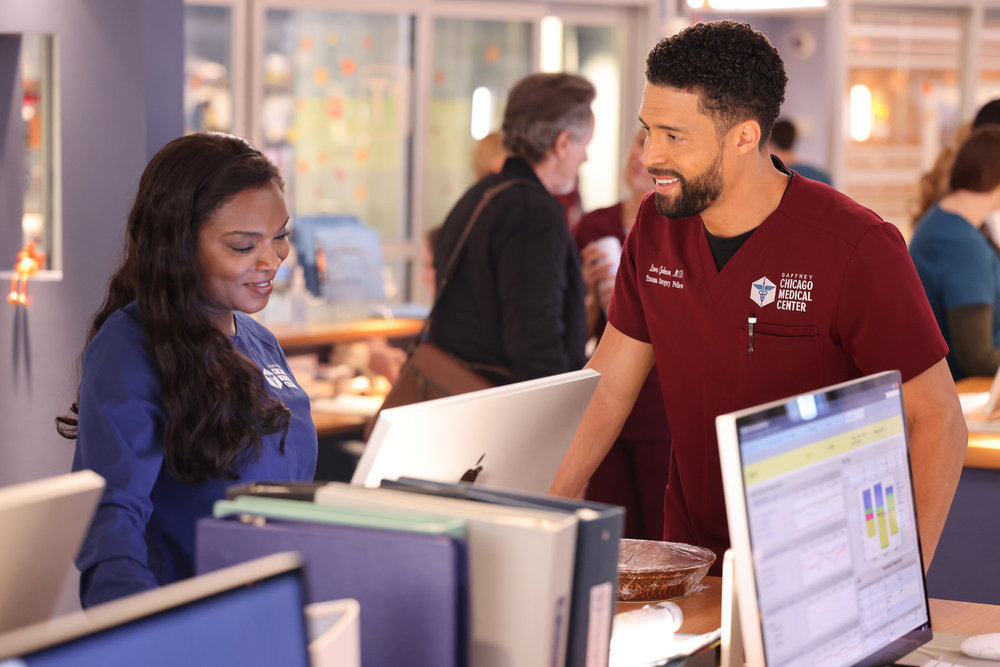 Chicago Med - Season 10 | Tell-Tale TV CHICAGO MED -- "Love Will Tear Us Apart" Episode 1008 -- Pictured: (l-r) Marlyne Barrett as Maggie Lockwood, Henderson Wade as Dr. Loren Johnson