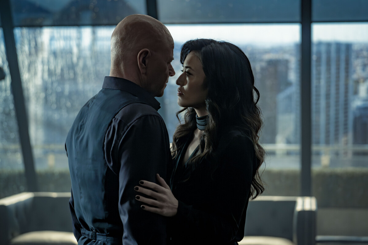 Superman & Lois Season 4 Episode 9 ,"To Live and Die Again" - Michael Kudlitz as Lex Luthor and and Yvonne Chapman as Amanda McCoy | Tell-Tale TV Superman & Lois Season 4 Episode 9 ,"To Live and Die Again" - Michael Kudlitz as Lex Luthor and and Yvonne Chapman as Amanda McCoy