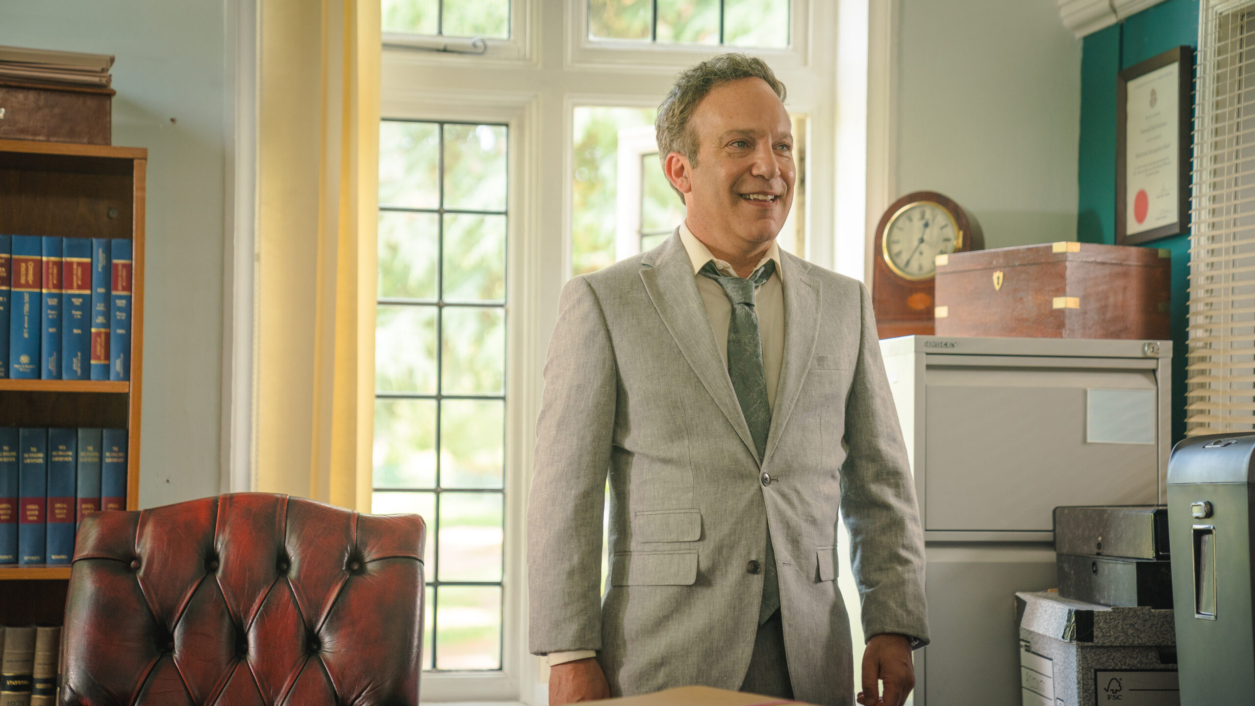 THE MARLOW MURDER CLUB ON MASTERPIECE Season 1 Episode 3 - Giles Bishop | Tell-Tale TV Still from THE MARLOW MURDER CLUB ON MASTERPIECE Season 1 Episode 3 of Mark Fleischmann as Giles Bishop.