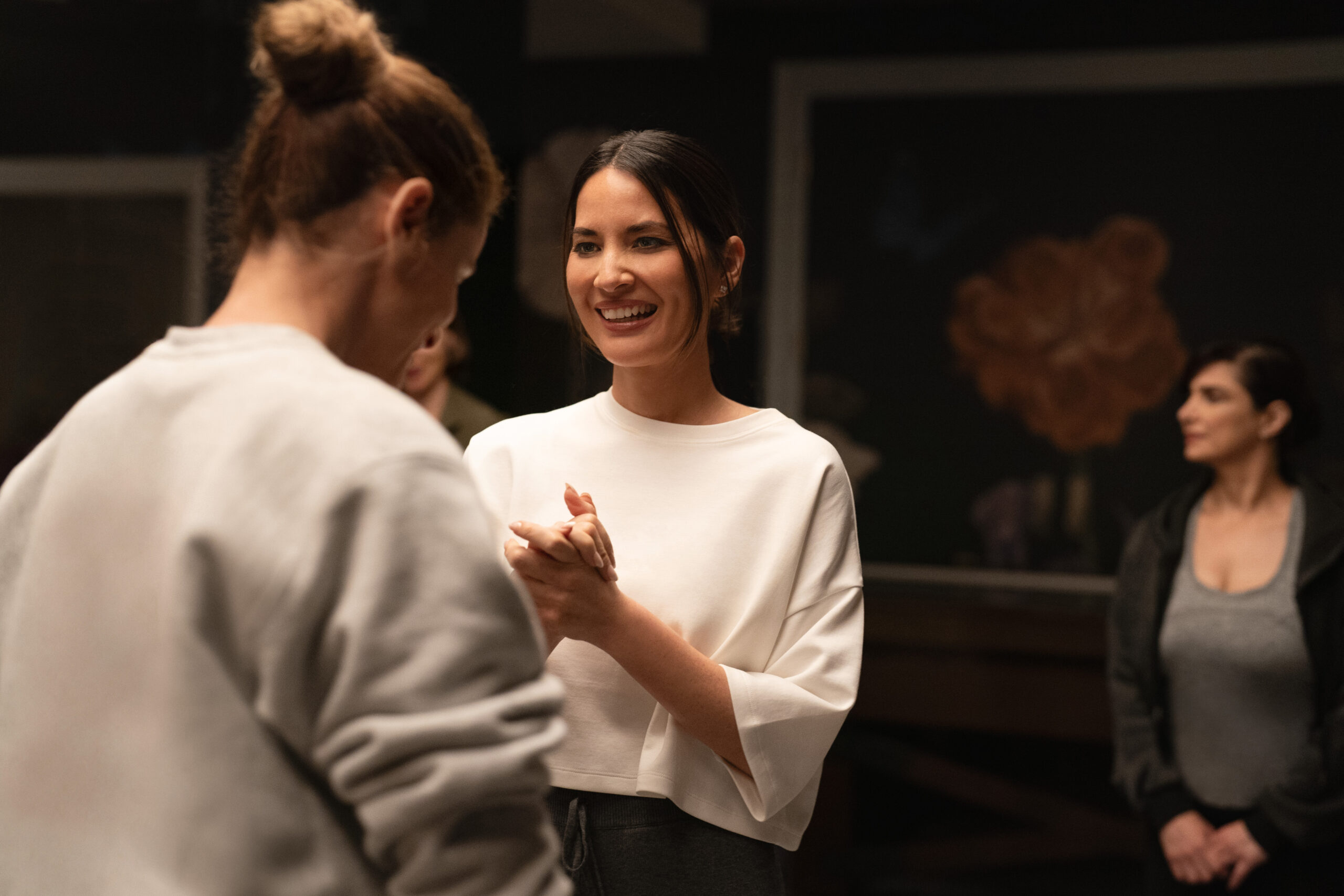 Your Friends & Neighbors Season 1 Episode 3 -- Olivia Munn and Amanda Peet | Tell-Tale TV Your Friends & Neighbors Season 1 Episode 3 -- Olivia Munn and Amanda Peet
